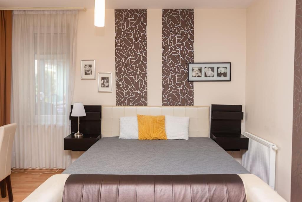 Flat On Corvin Promenade With Big Balcony