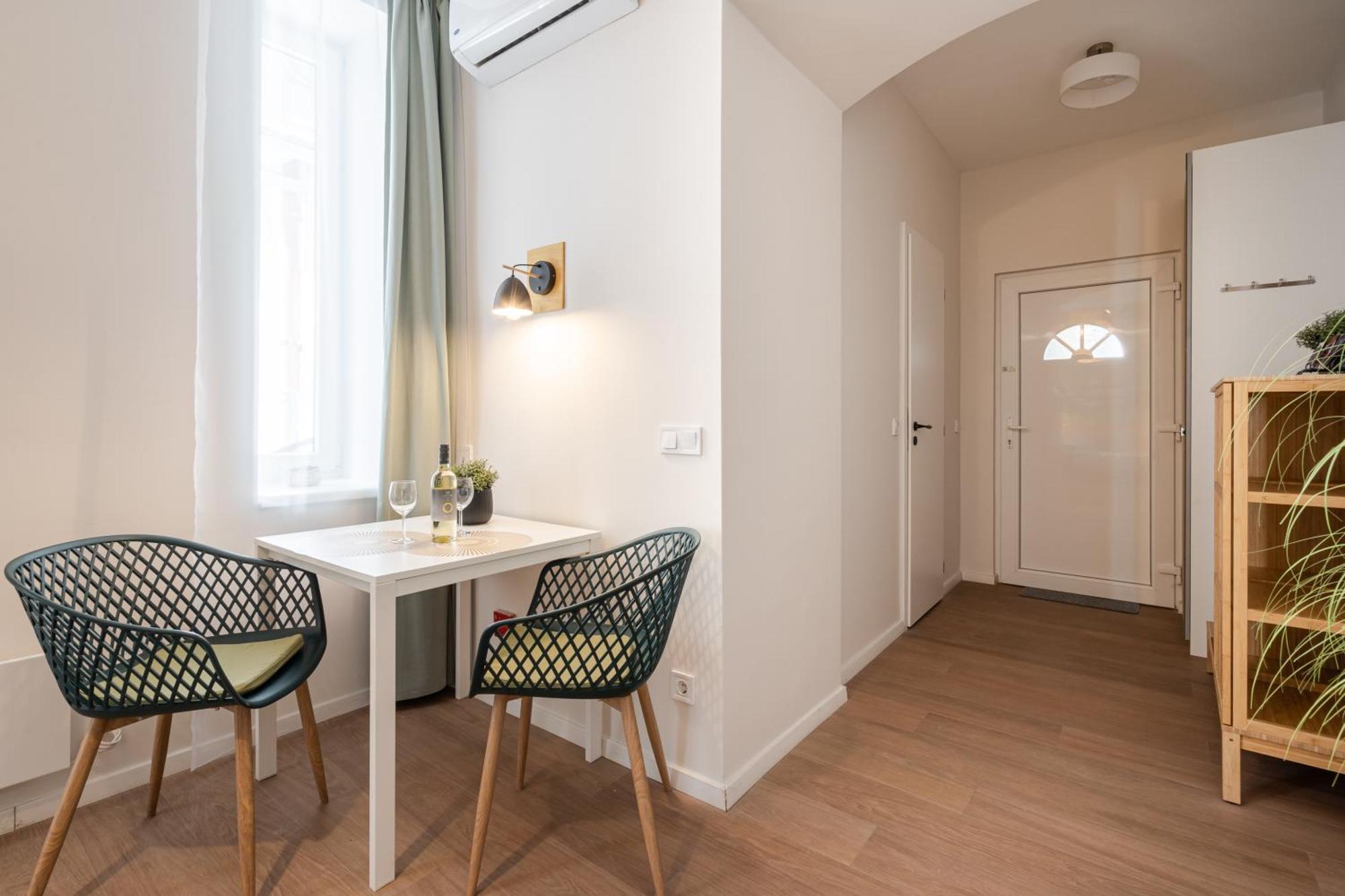 Pop Art In The Heart Of Apartament Budapeszt