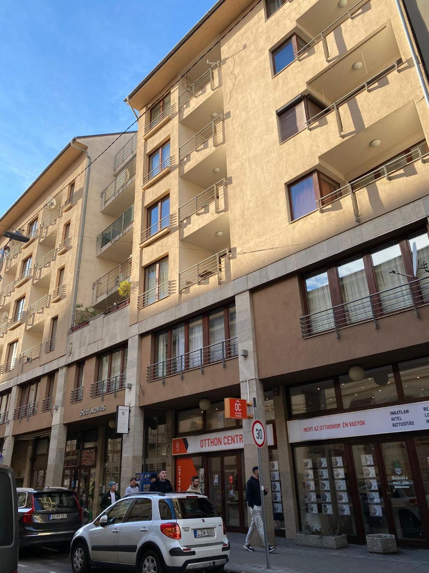 Apartment Opera