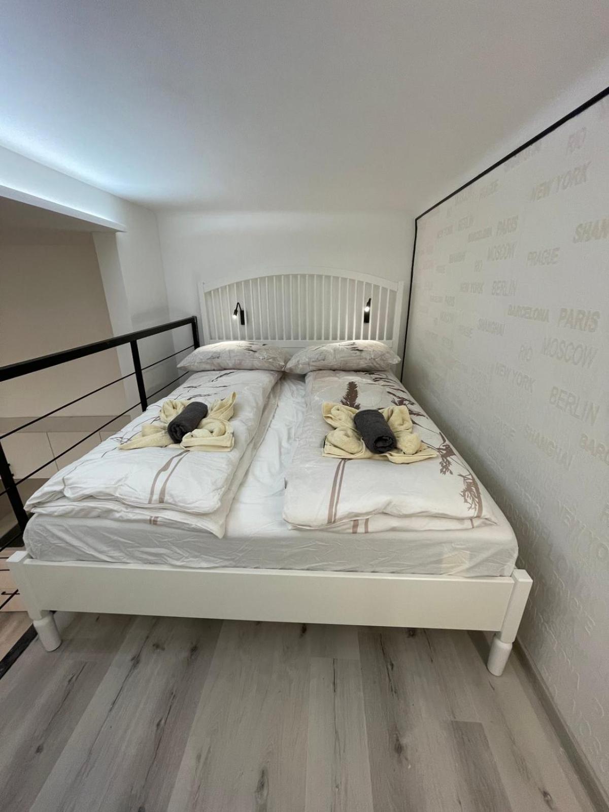 Szekely Near Deak Ferenc Square With Free Parking In Garage Boedapest