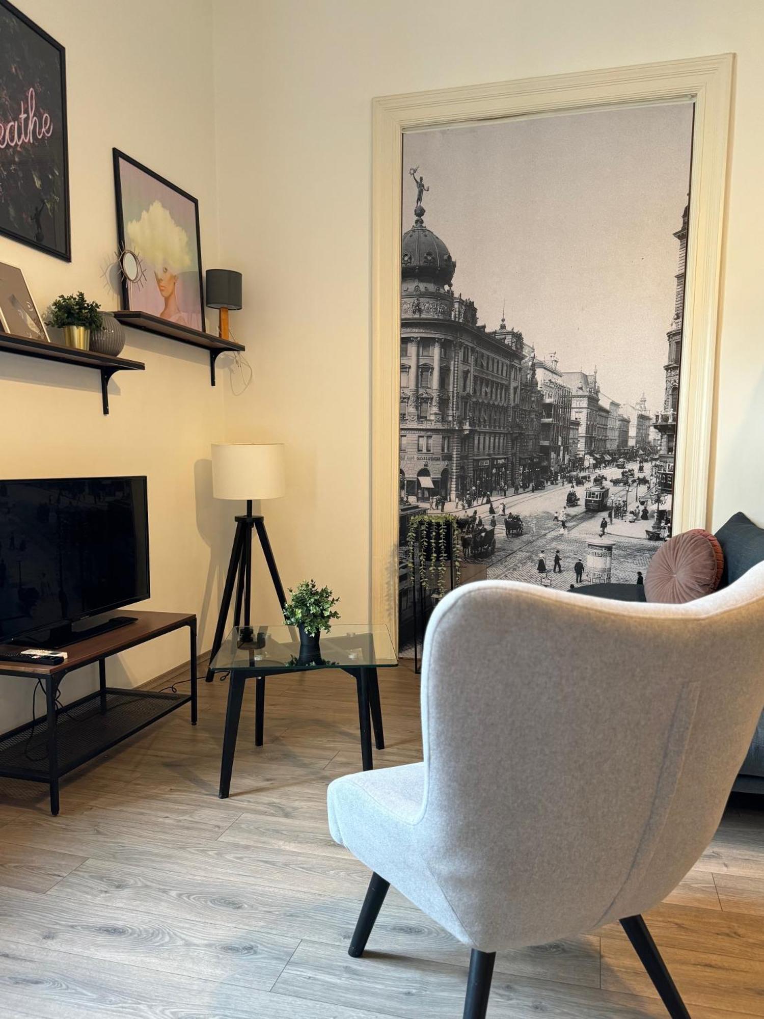 By Hi5 Apartments- Erzsebet 44 Apartmán *