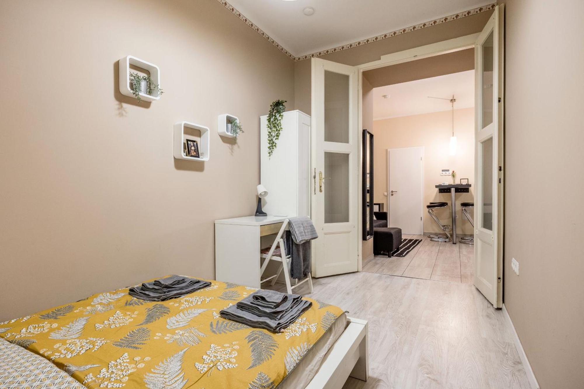 Roomback - 2br With Ac Near Deak Ter Apartment