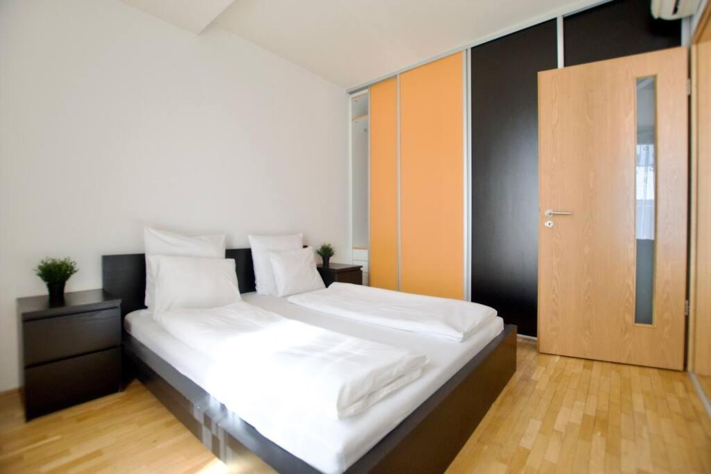 Standard By Hi5 - Kazinczy Street Apartamento Budapest