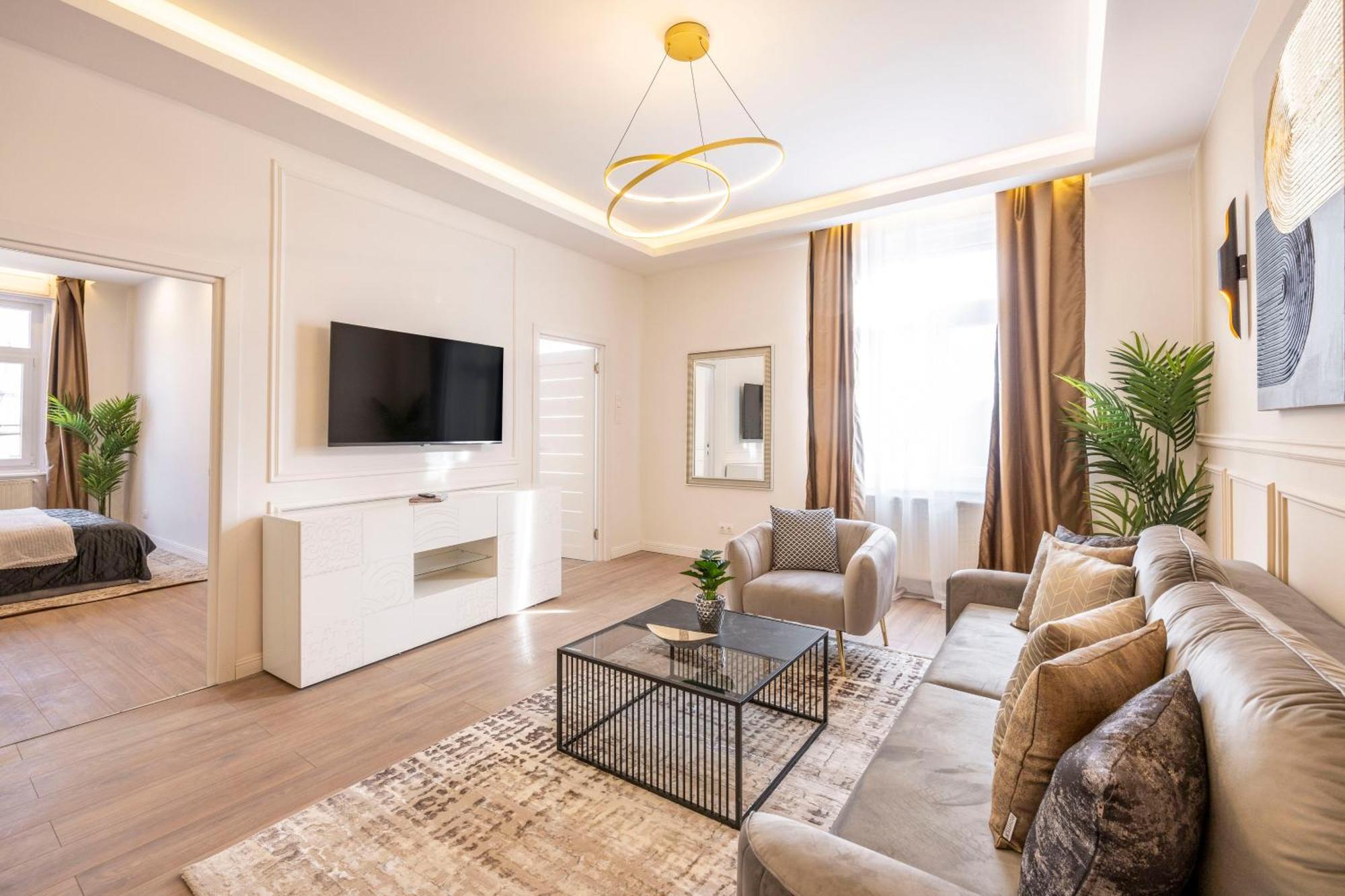 Luxury & Classy With 3bedrm, 2bathrm Appartement