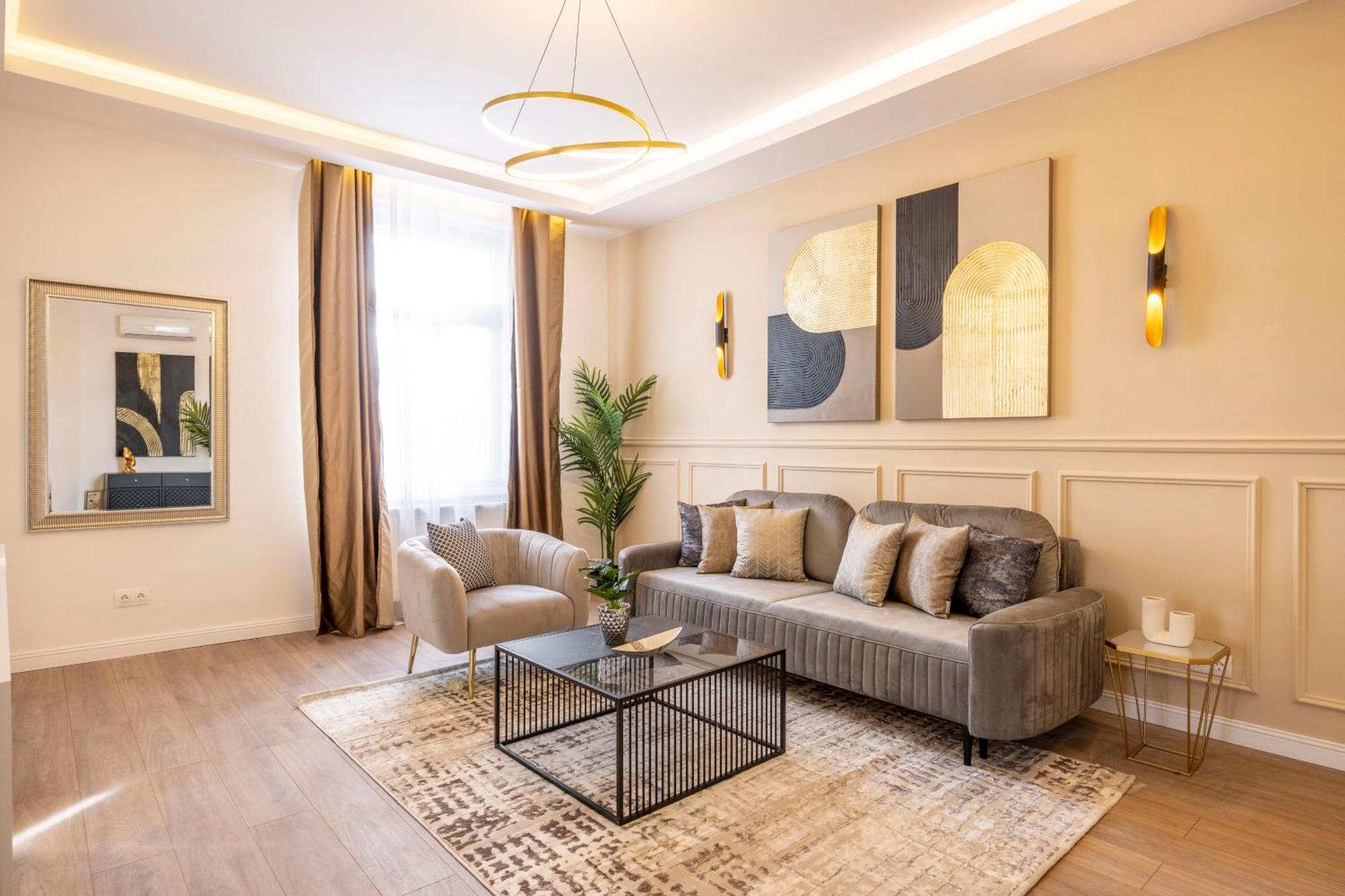 Luxury & Classy With 3bedrm, 2bathrm * Budapest