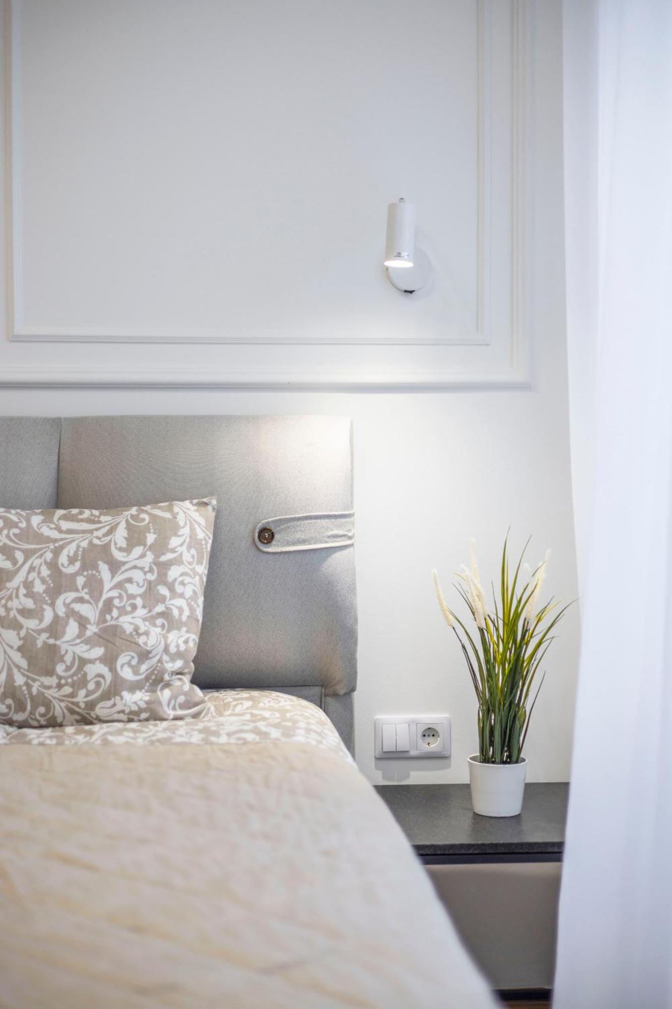 Lägenhet Luxurious 4bedrm 3bathrm W/ Balcony *