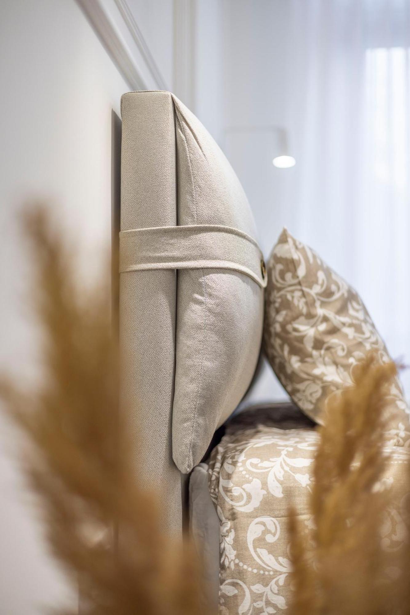 Luxurious 4bedrm 3bathrm W/ Balcony Lägenhet Budapest