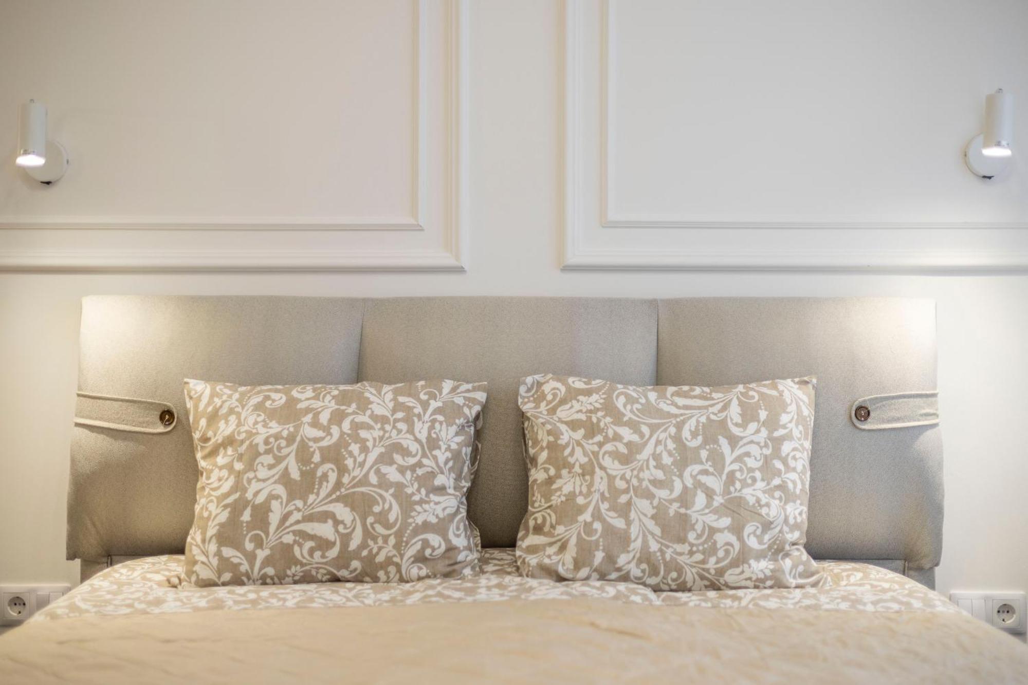 Luxurious 4bedrm 3bathrm W/ Balcony * Budapest
