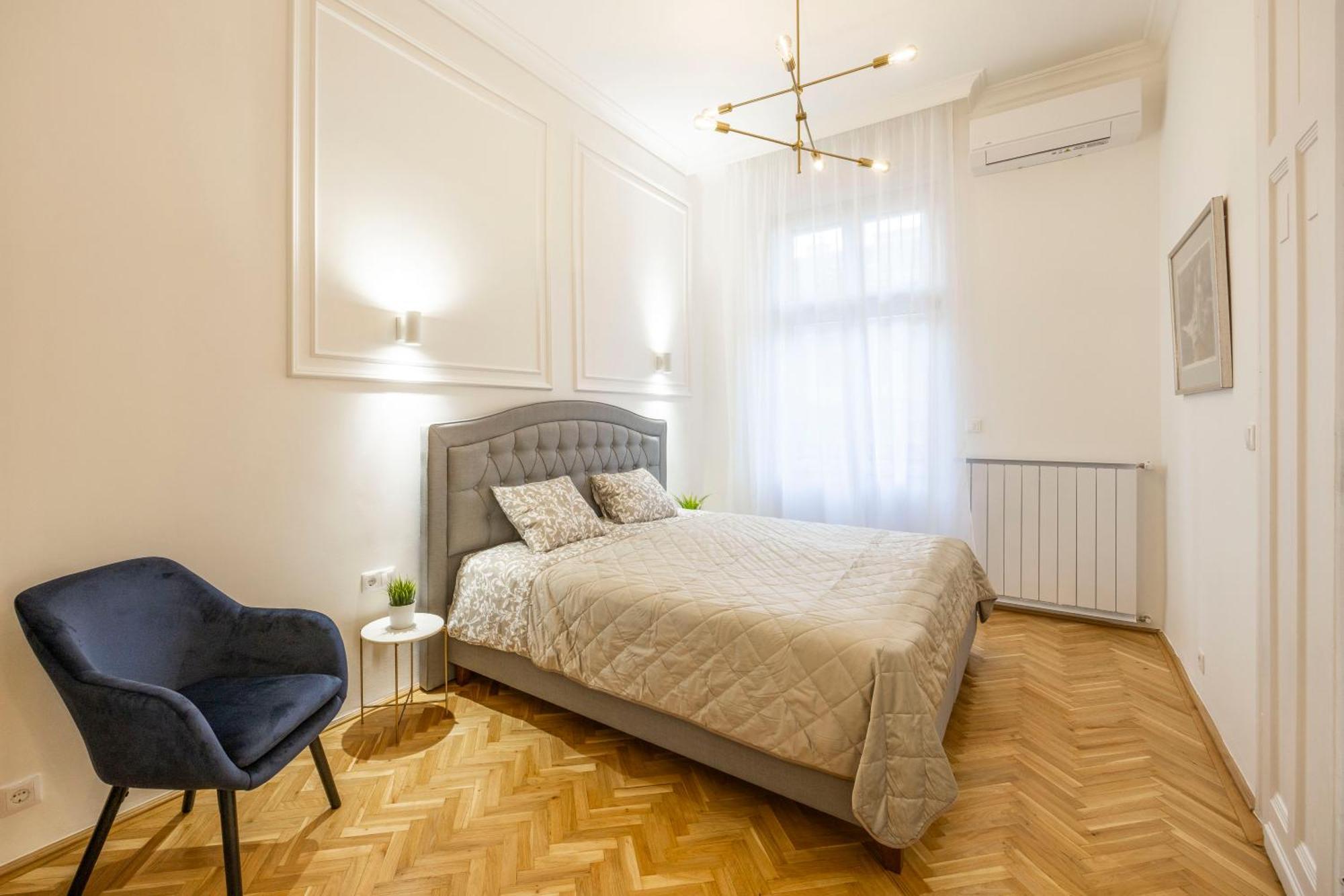 Luxurious 4bedrm 3bathrm W/ Balcony Lägenhet Budapest