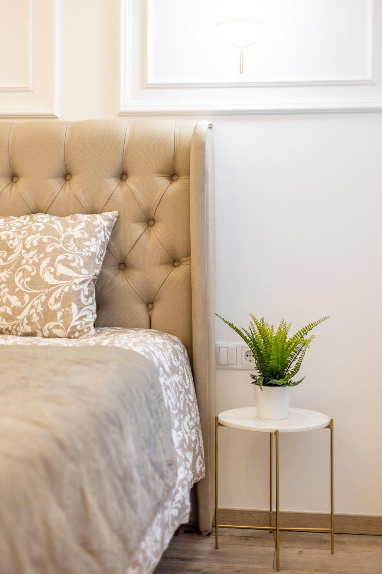 Lägenhet Luxurious 4bedrm 3bathrm W/ Balcony Budapest