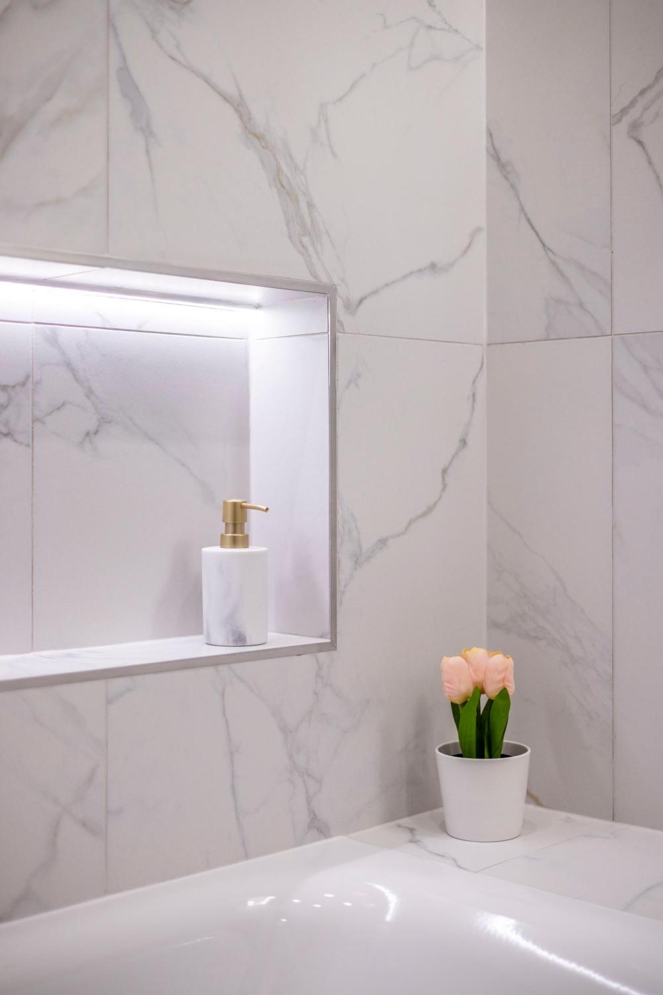 Lägenhet Luxurious 4bedrm 3bathrm W/ Balcony Budapest