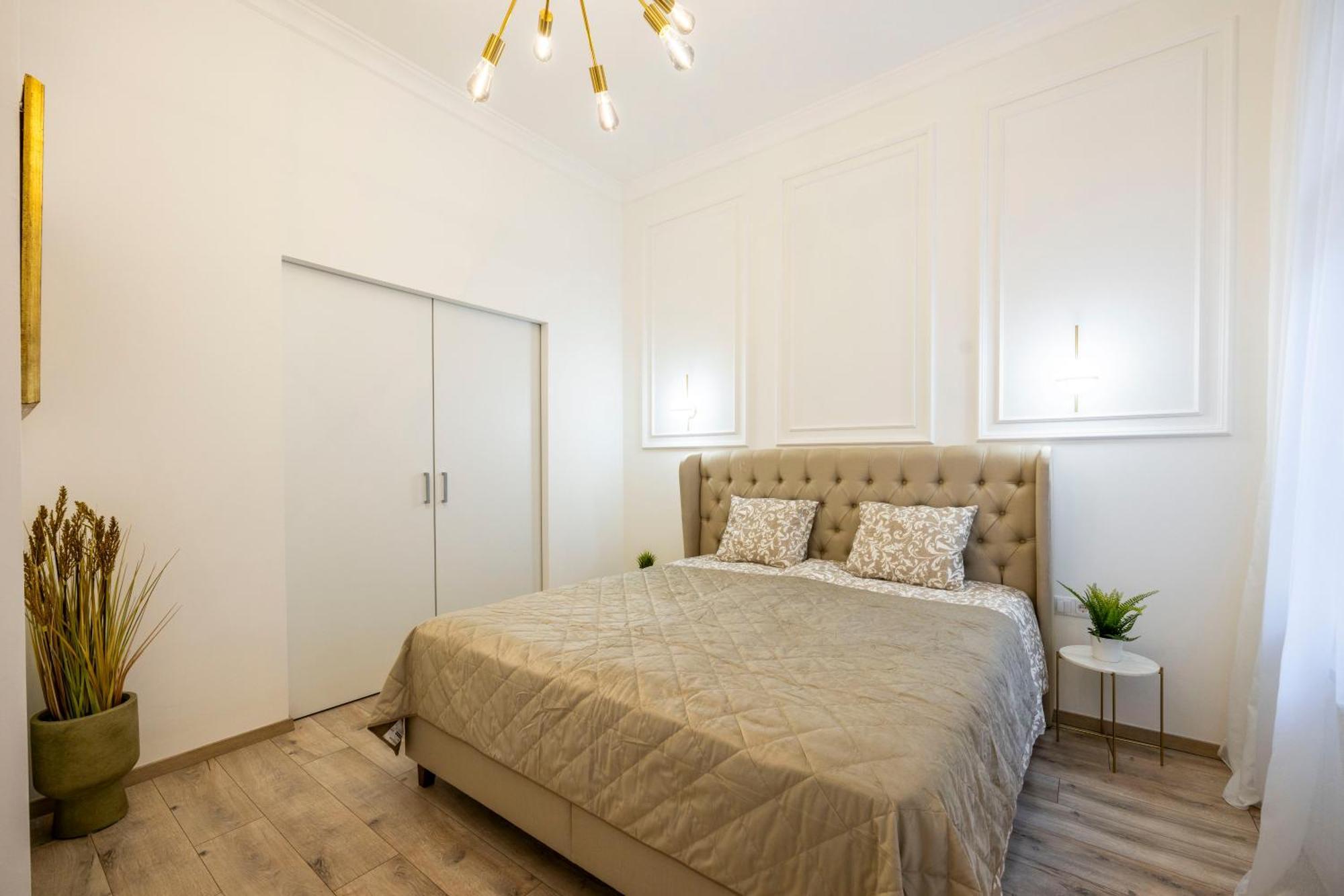 Lägenhet Luxurious 4bedrm 3bathrm W/ Balcony