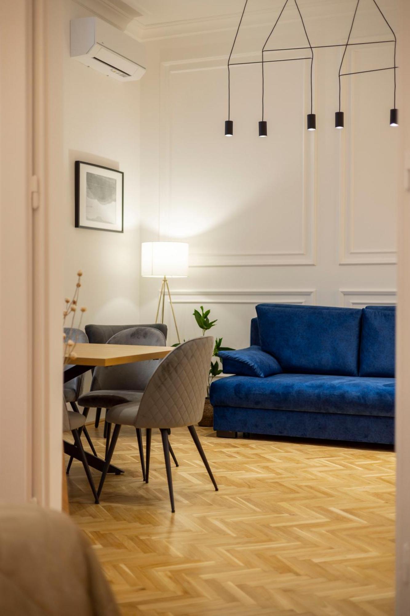 Luxurious 4bedrm 3bathrm W/ Balcony Budapest