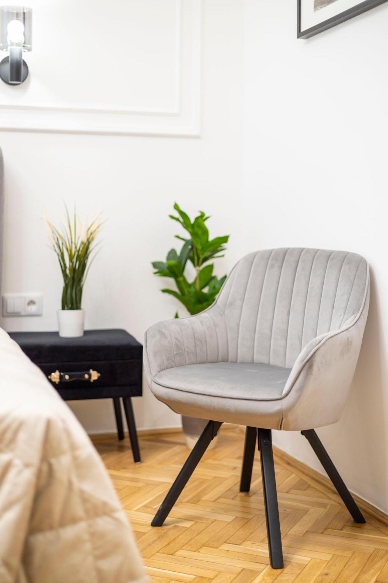 Lägenhet Luxurious 4bedrm 3bathrm W/ Balcony