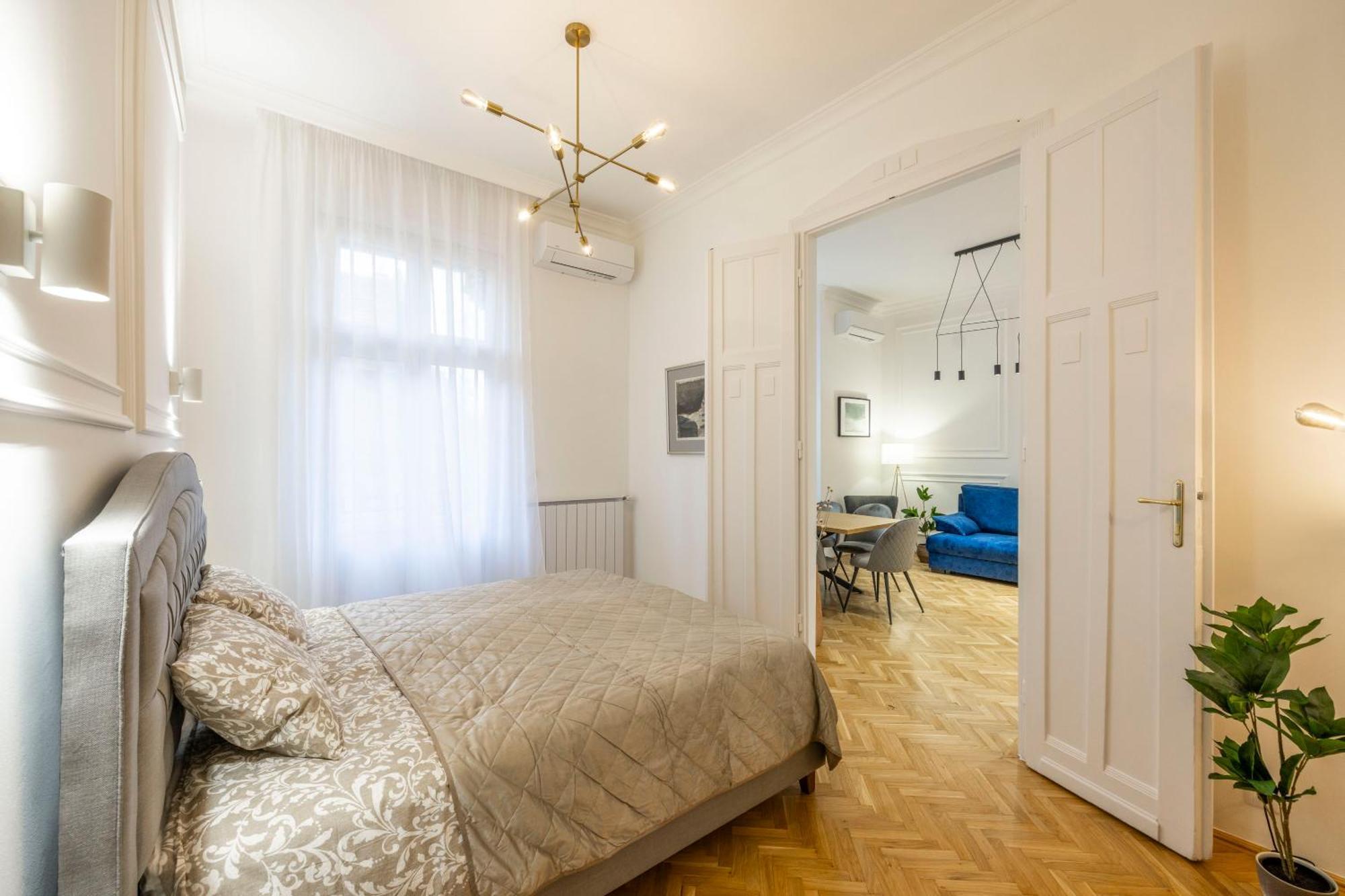 Lägenhet Luxurious 4bedrm 3bathrm W/ Balcony *