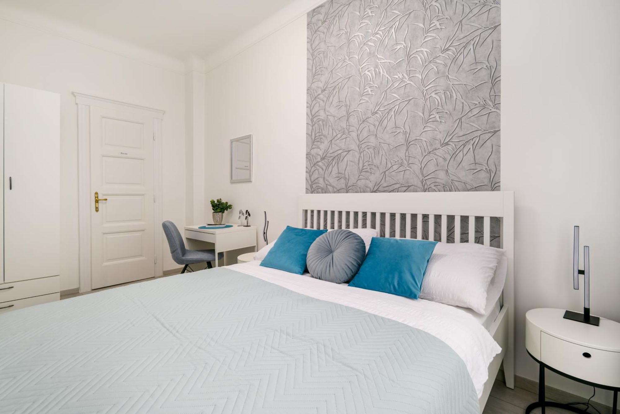 Oasis 2 Bd Apartment