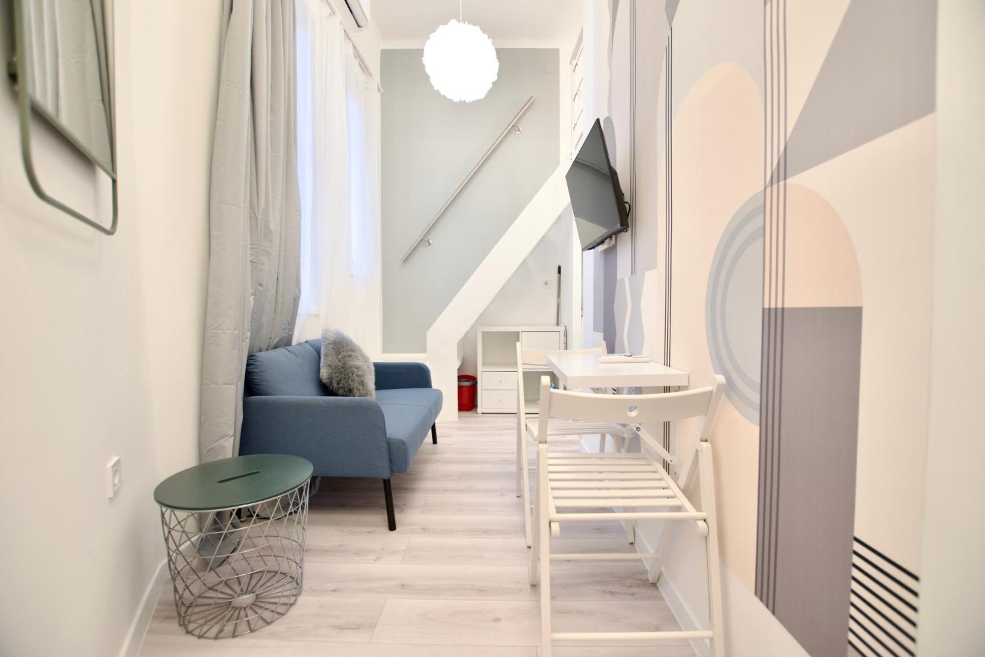 Standard By Hi5- Kiraly 82 Budapest