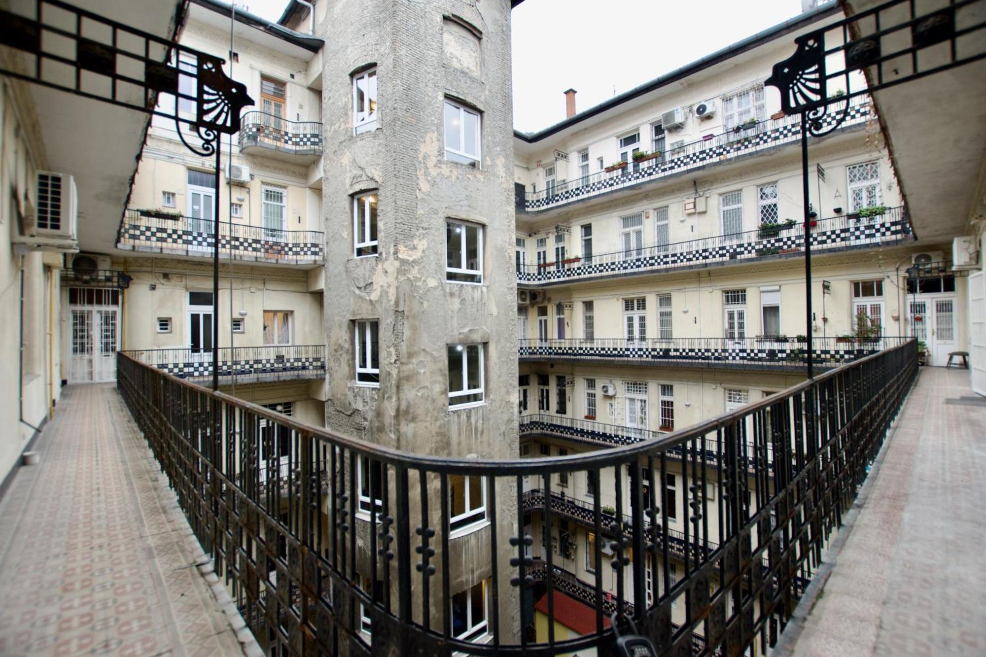 Standard By Hi5- Kiraly 82 * Budapest