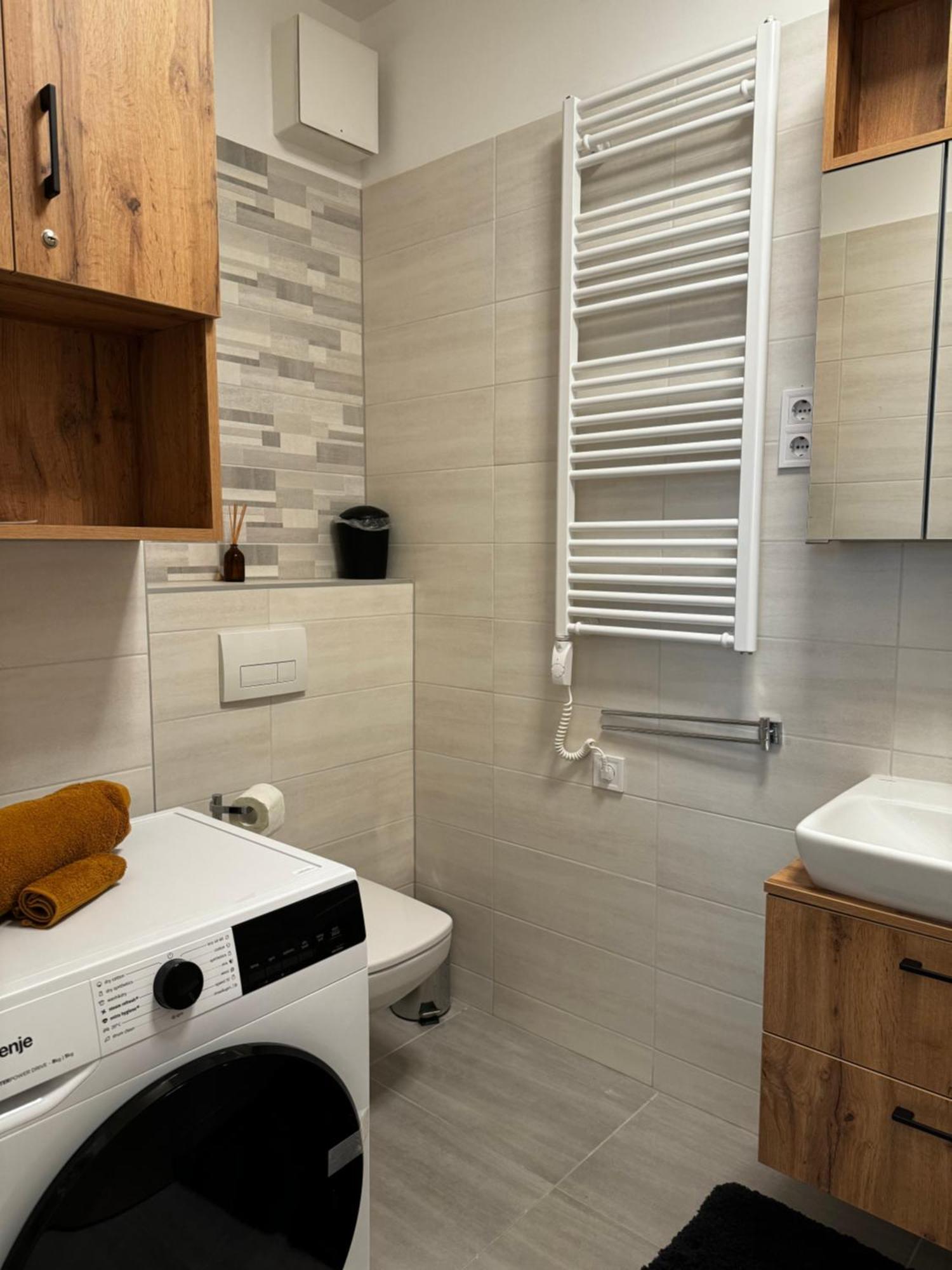 Riverguard With Free Parking Apartment *