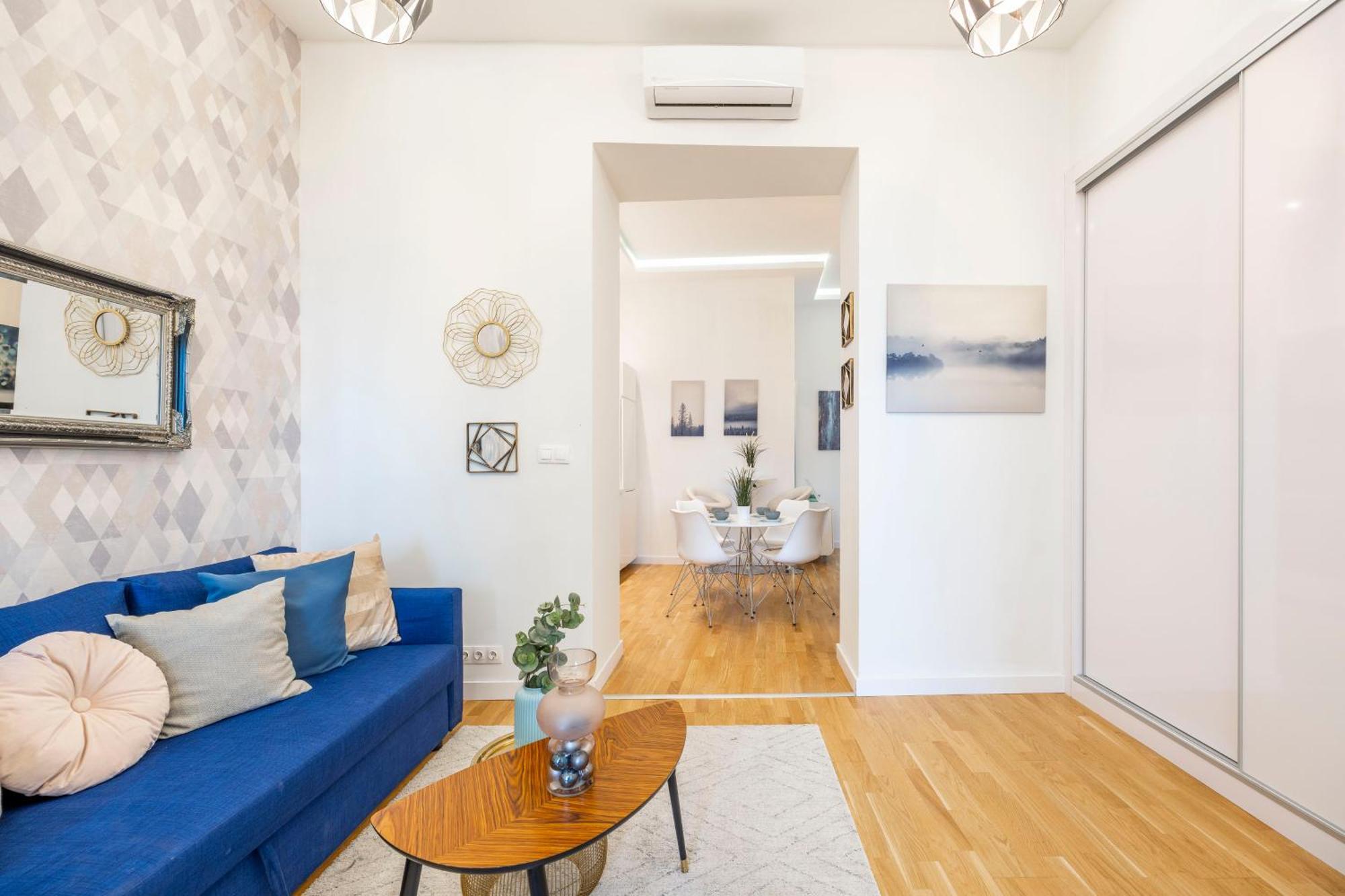 Luxury Quentin 3 Bedrm, 2 Bathrm Apartment Budapest