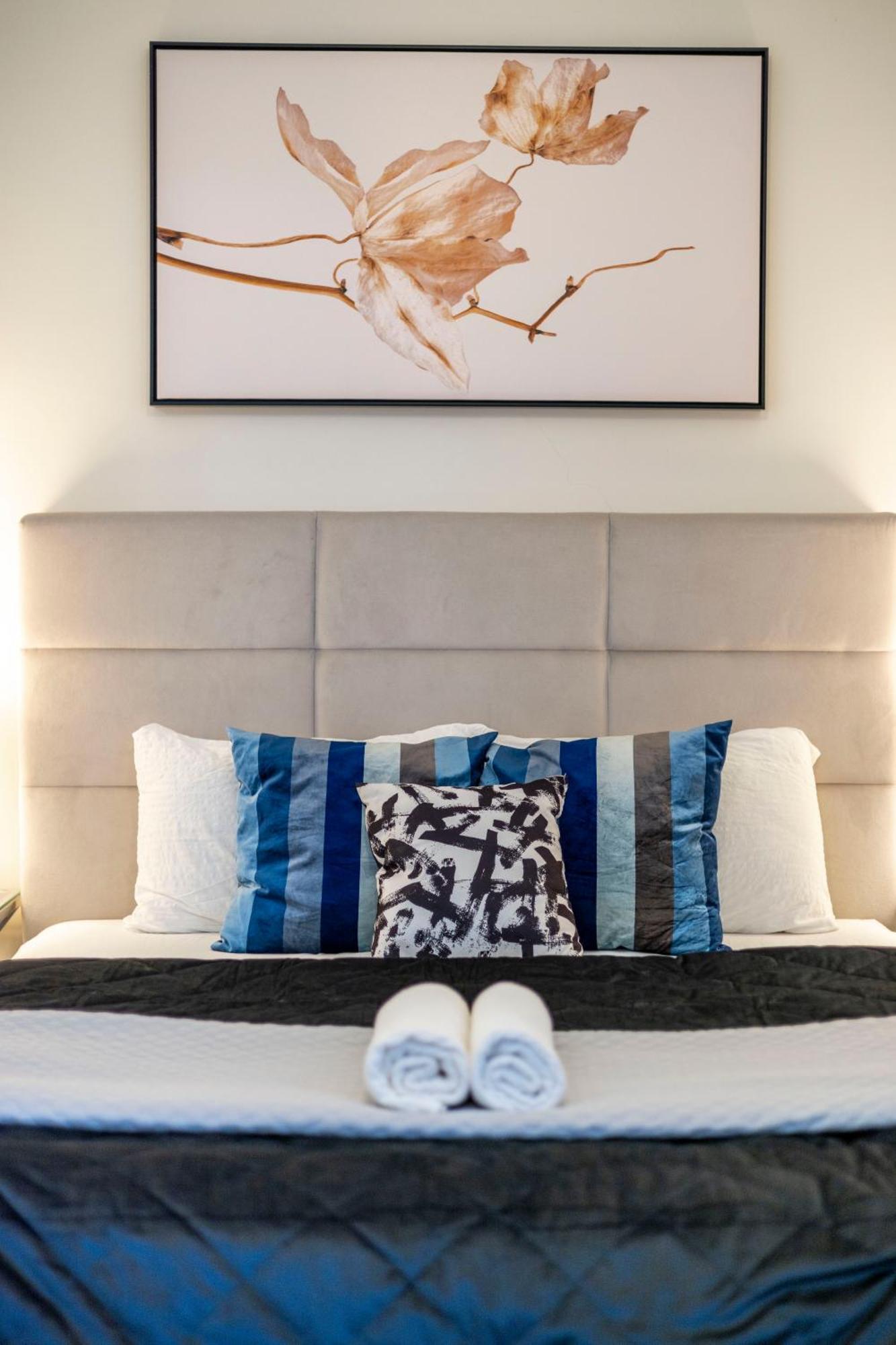Luxury Quentin 3 Bedrm, 2 Bathrm Apartment