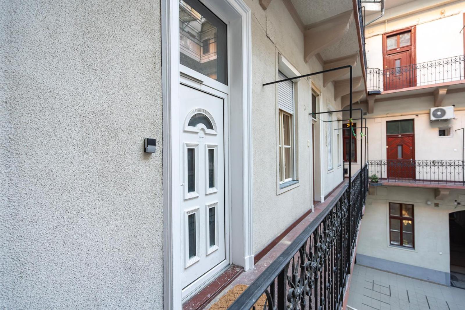 Modern Flat @ Andrassy Avenue&oktogon Square