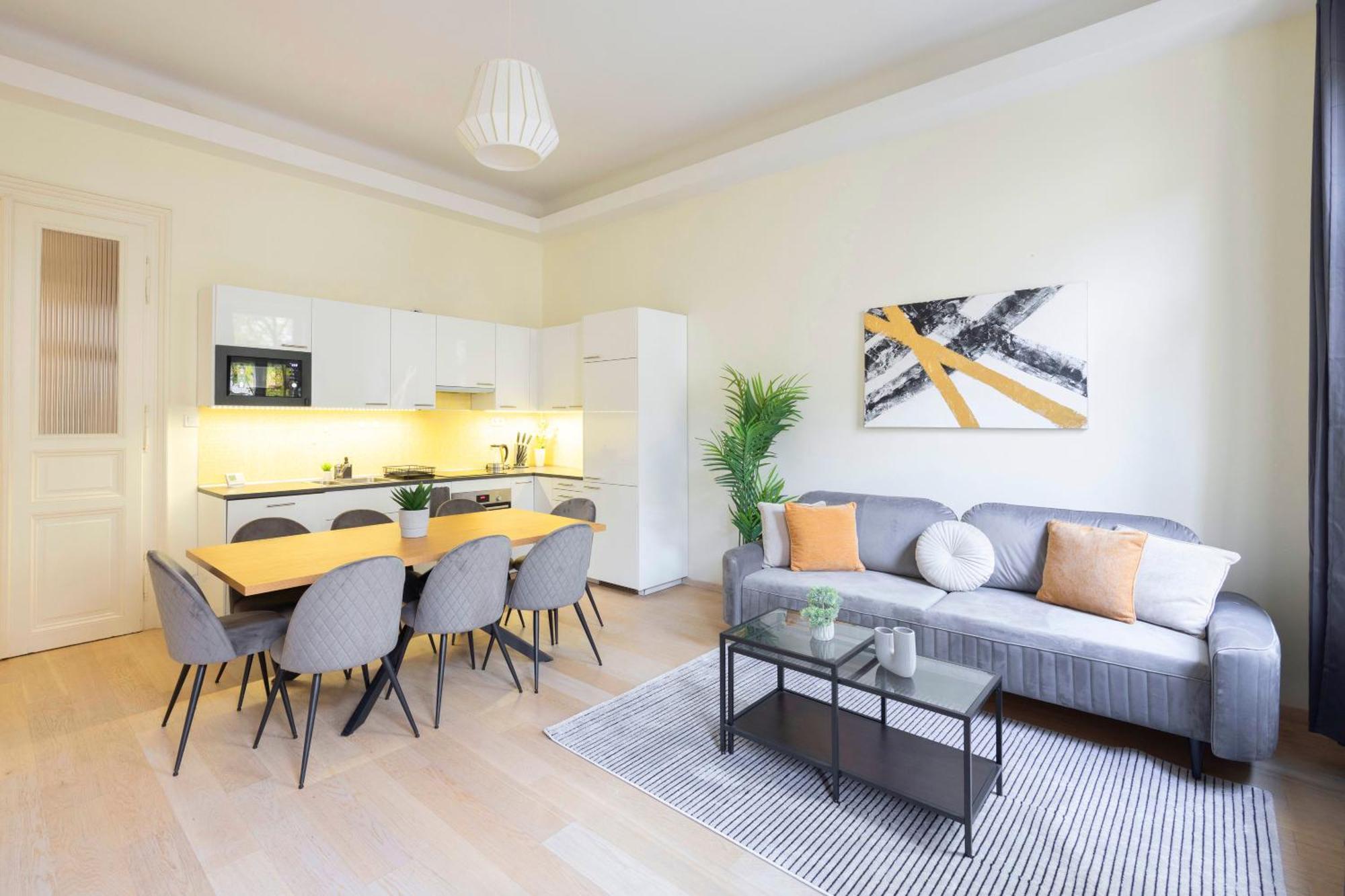 Exclusive & Spacious W/ 4bedrm 2bathrm *