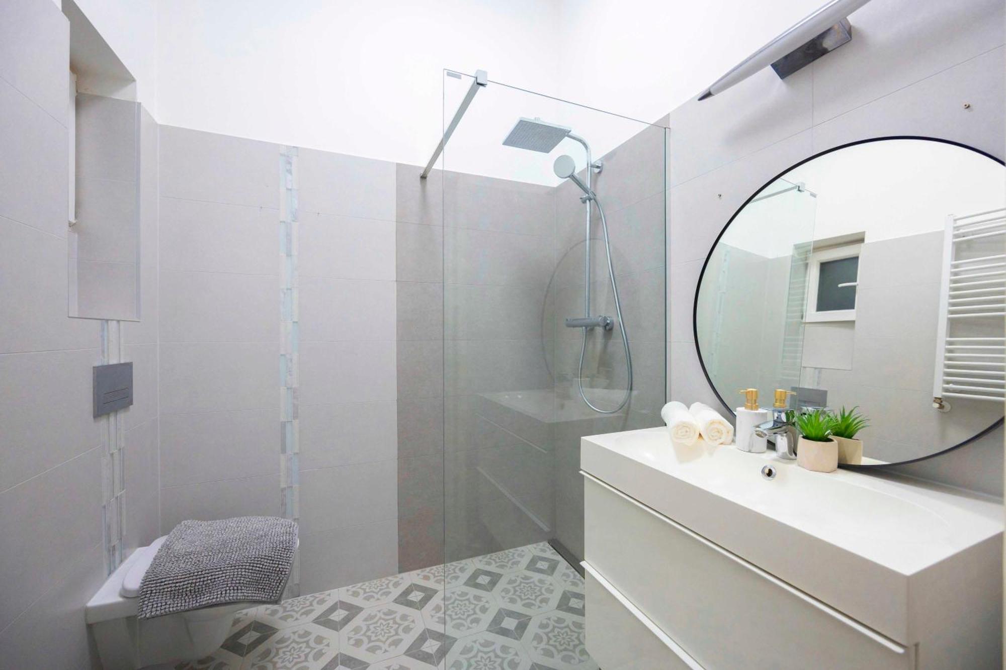 Exclusive & Spacious W/ 4bedrm 2bathrm