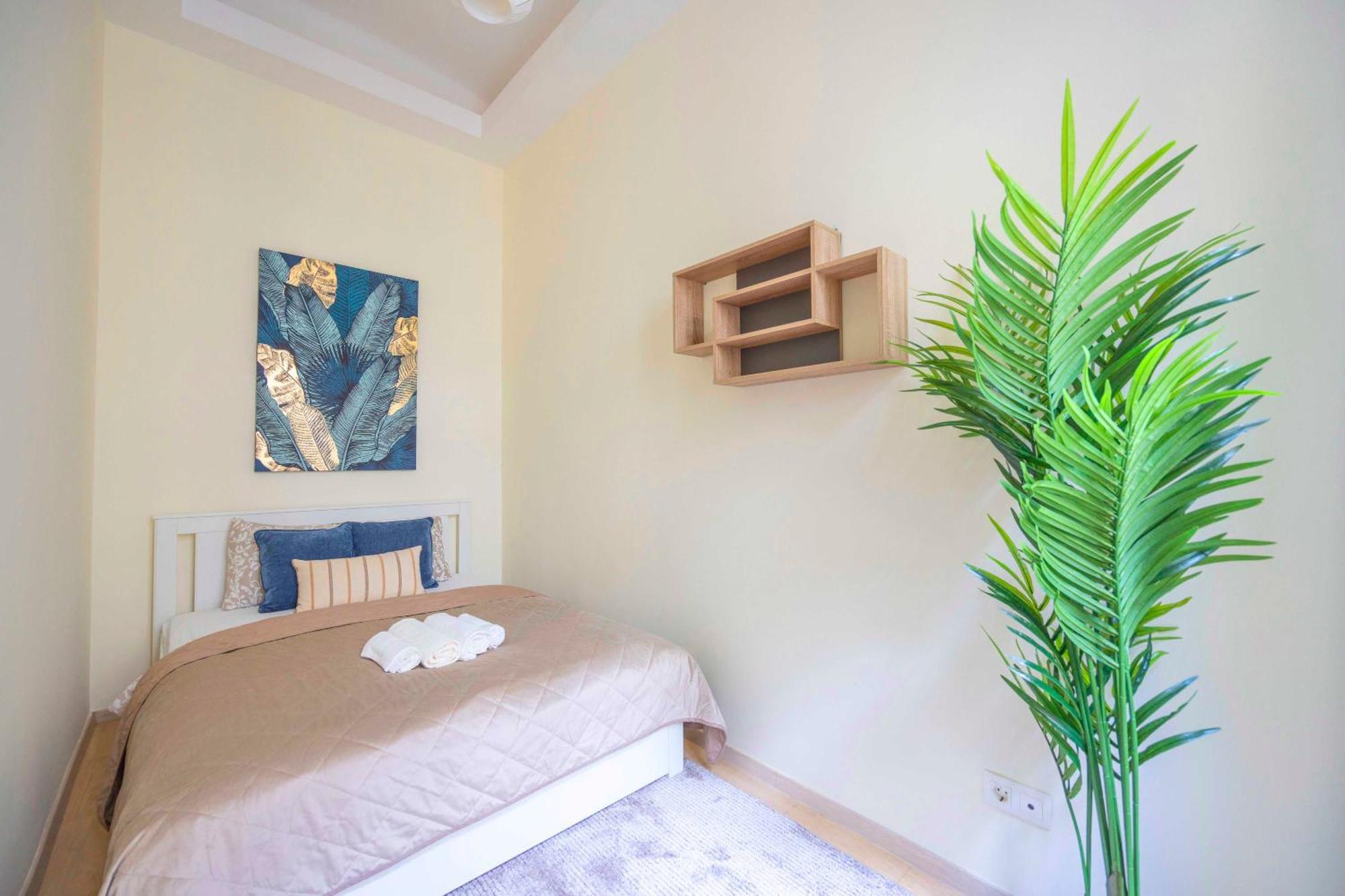 Exclusive & Spacious W/ 4bedrm 2bathrm Apartament