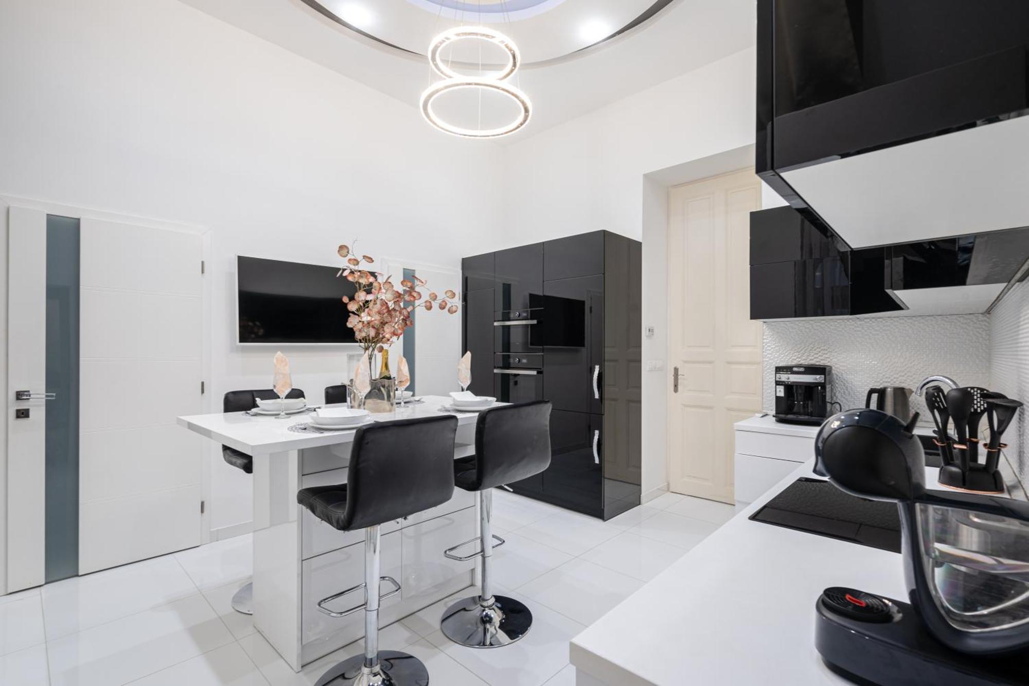 Opera Balkony Luxury With Free Parking Budapest