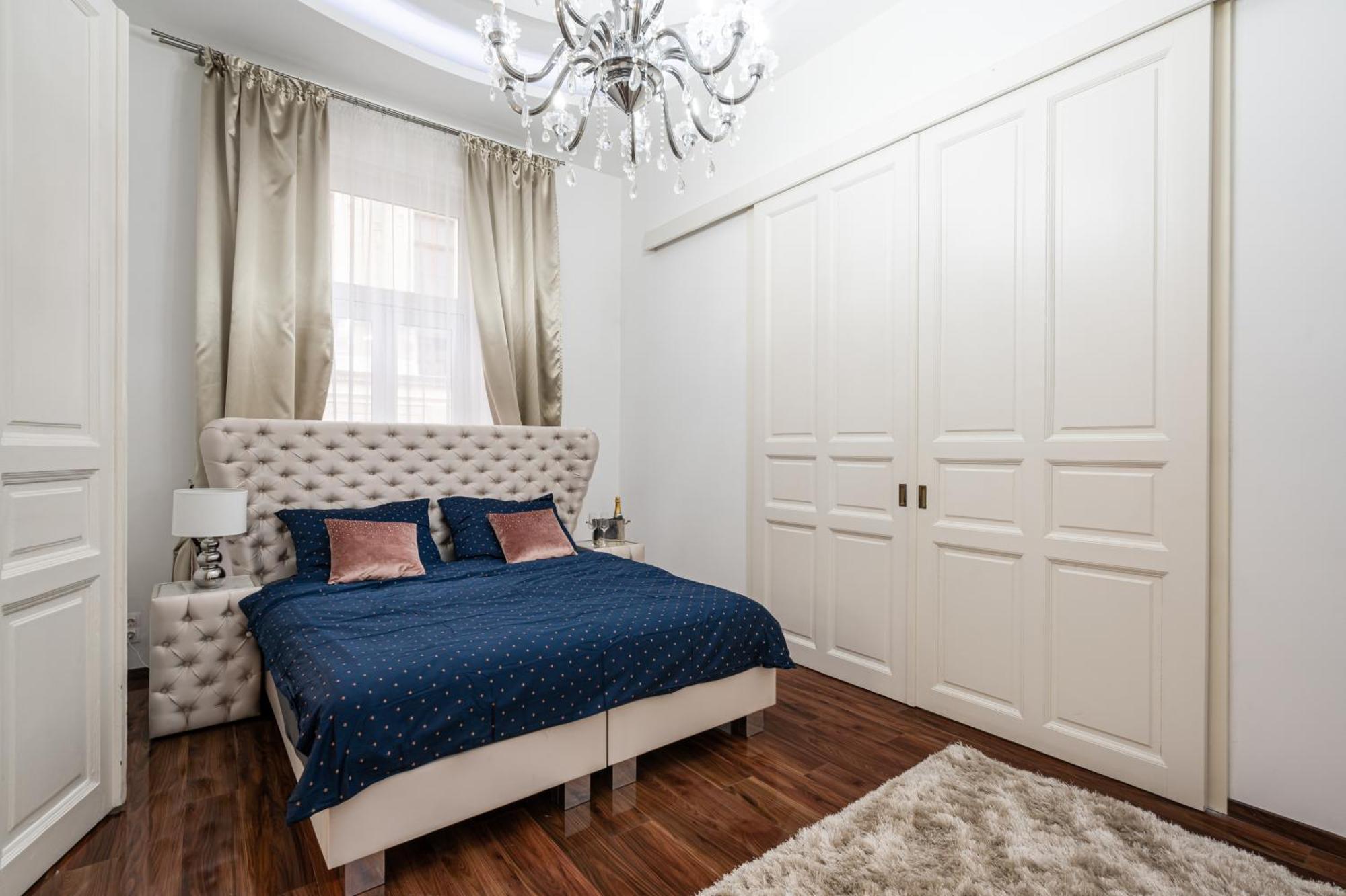 Opera Balkony Luxury With Free Parking