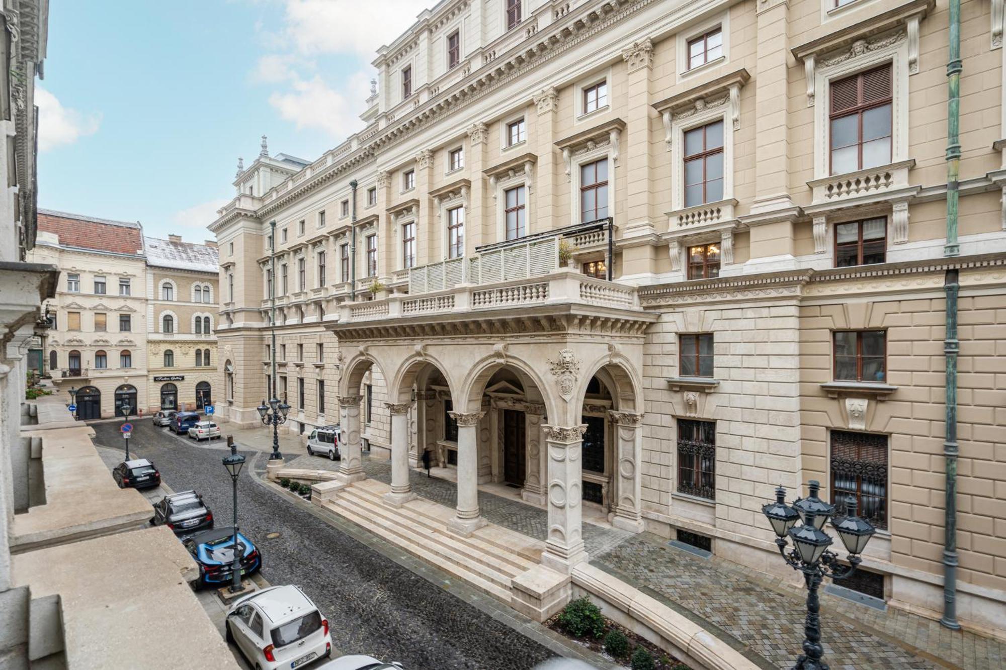 Opera Balkony Luxury With Free Parking Budapest