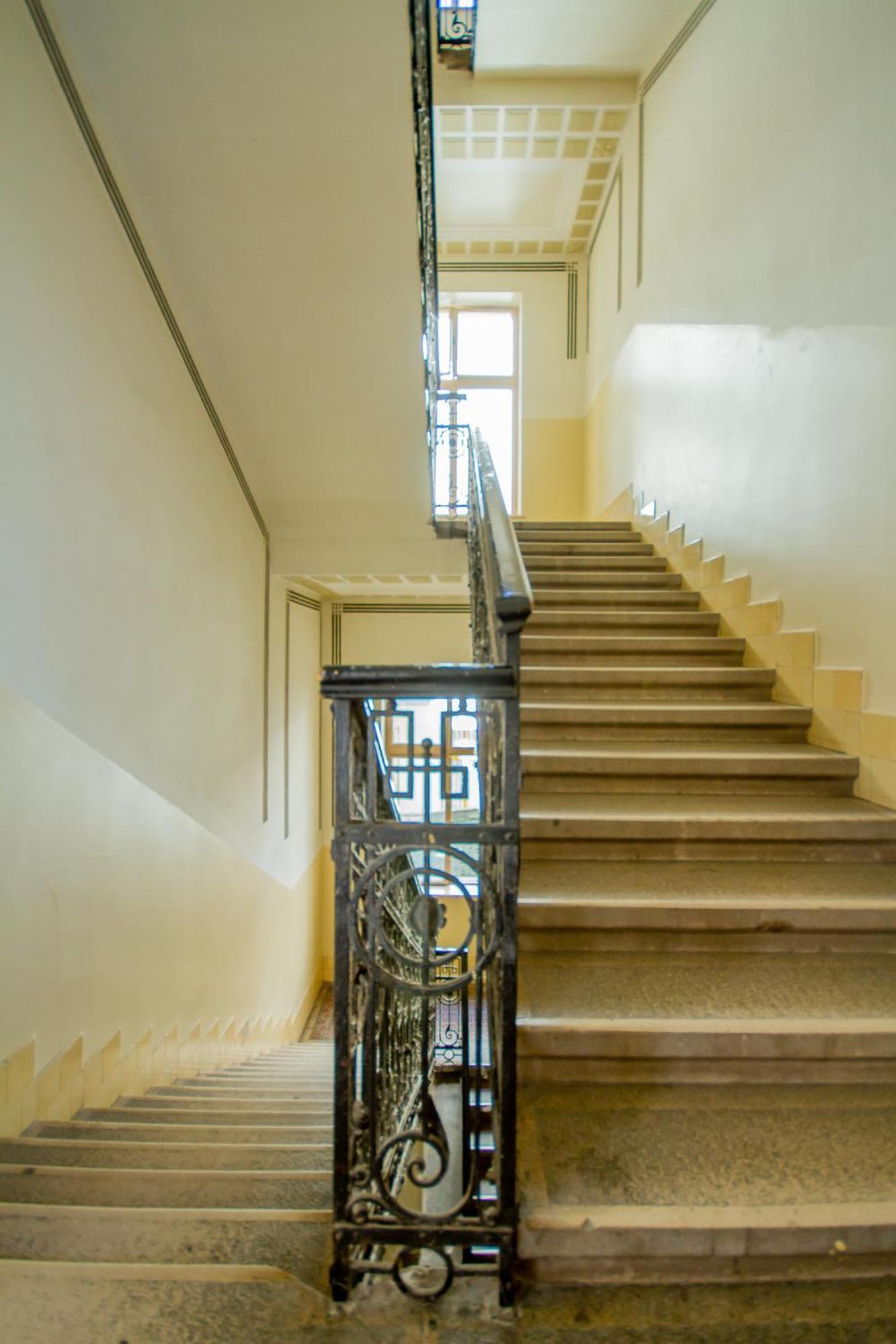 Kelvin's V District 2br Urban Haven By Nw