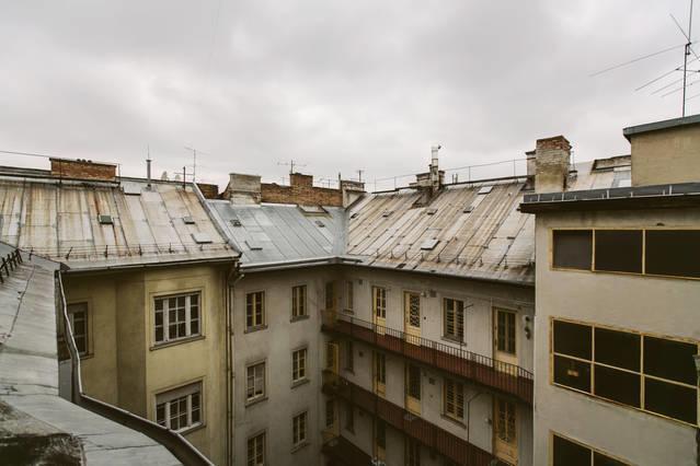 Comedy Apartment *