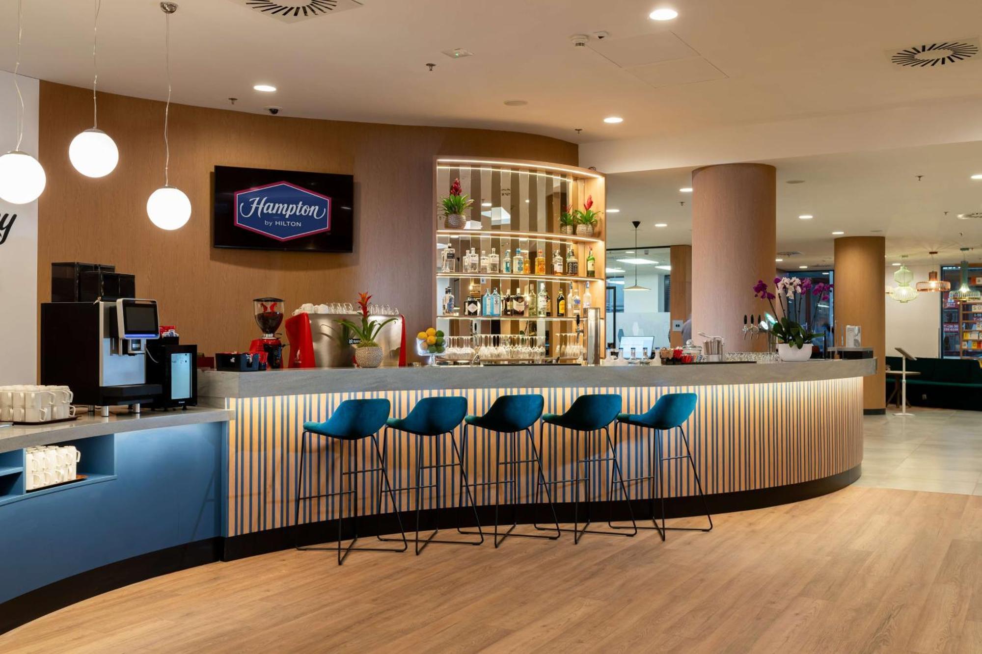 Hampton By Hilton Centre Hotel