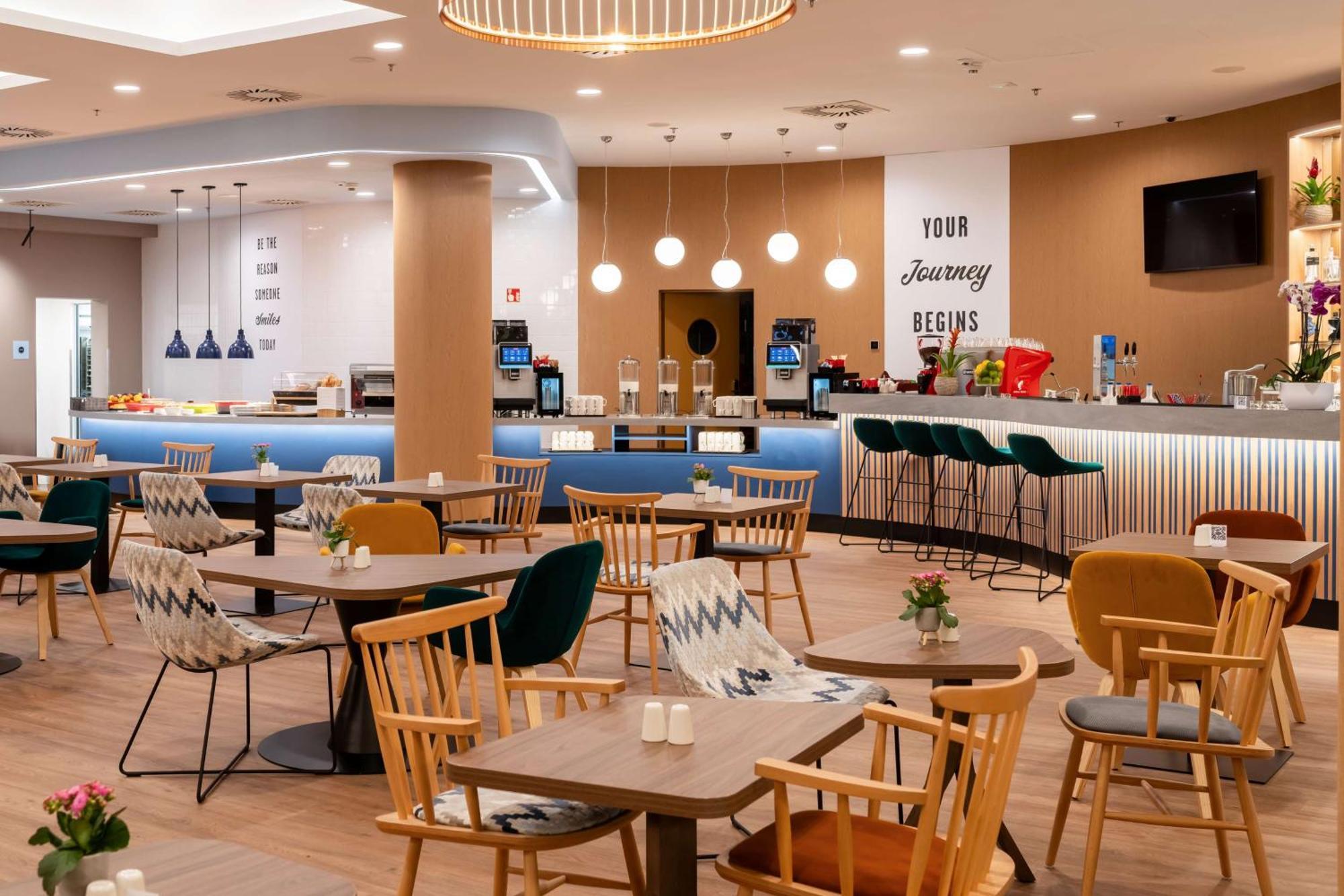 Hotel Hampton By Hilton Centre 3*