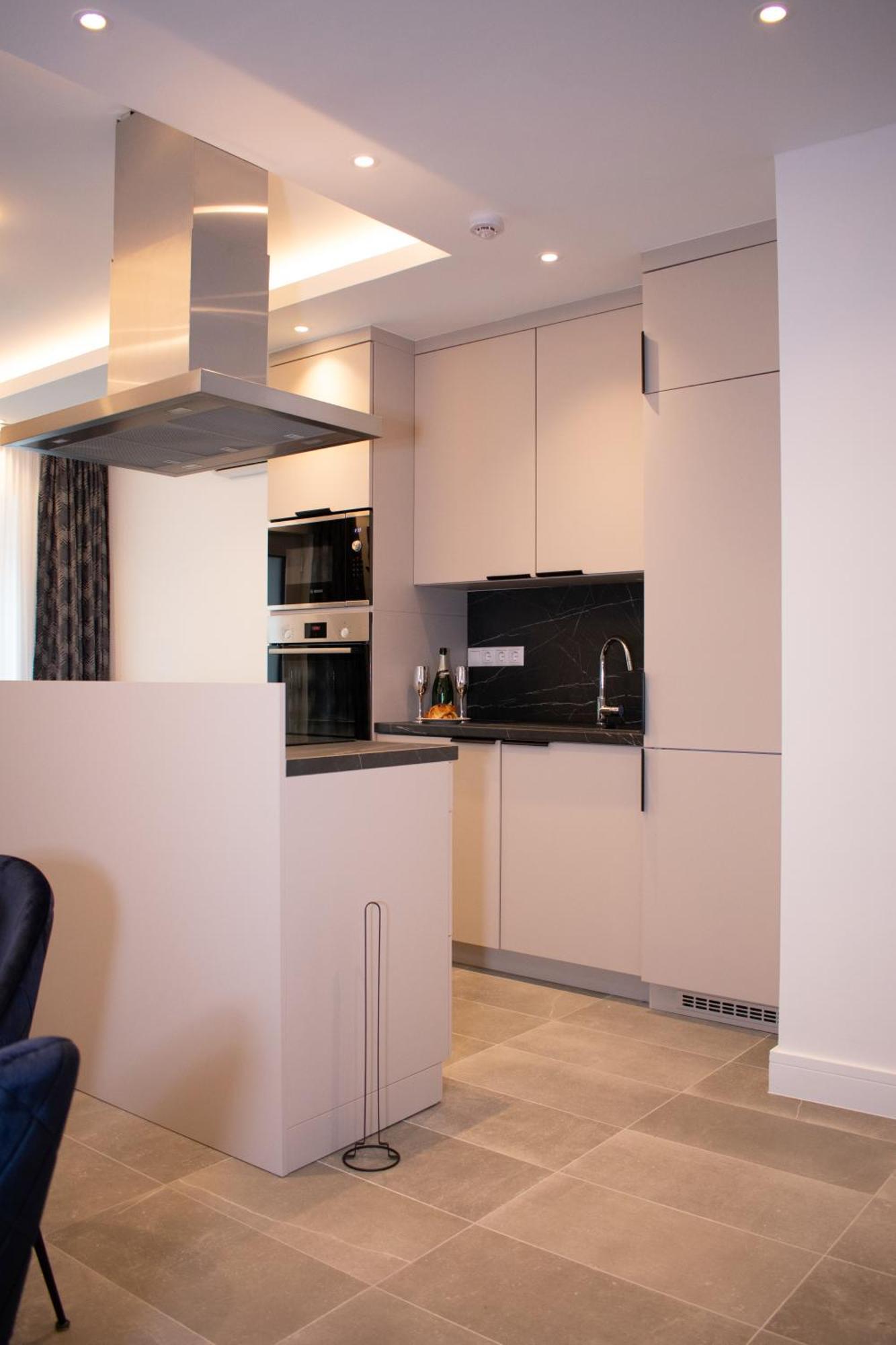 Lägenhet Luxury Cozy 2 Bdr Downtown Apt.4 *