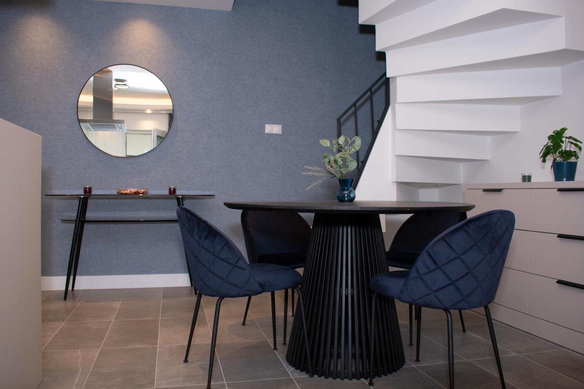 Lägenhet Luxury Cozy 2 Bdr Downtown Apt.4