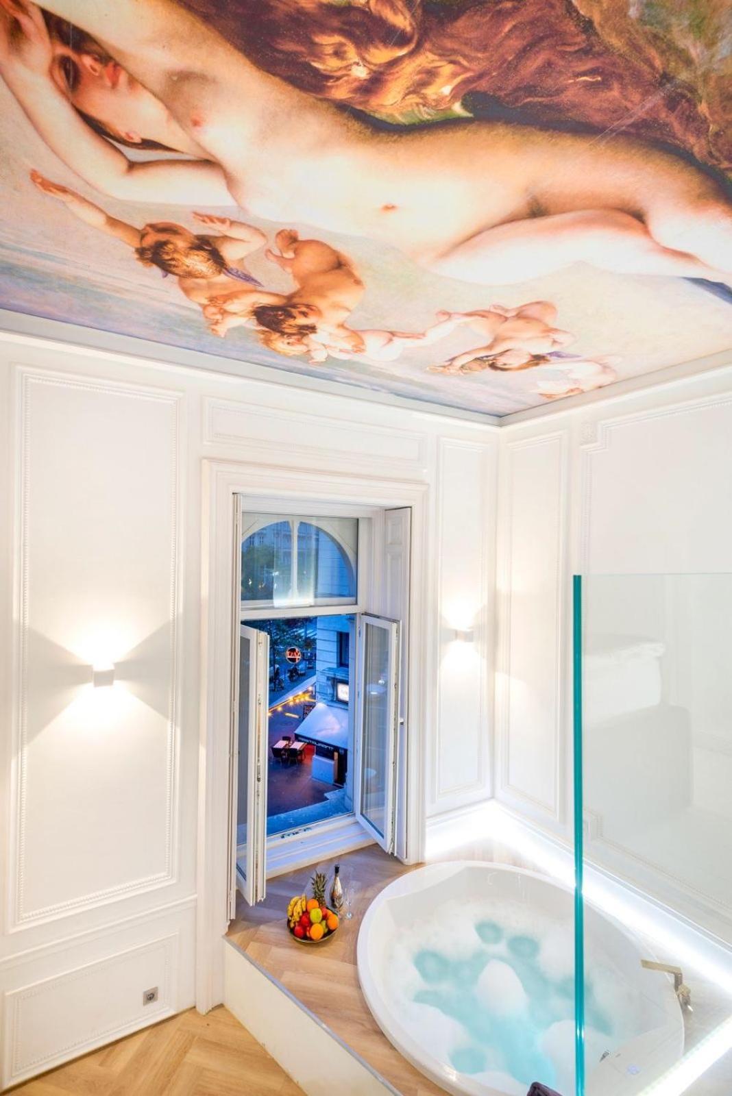 Top Luxury Suites