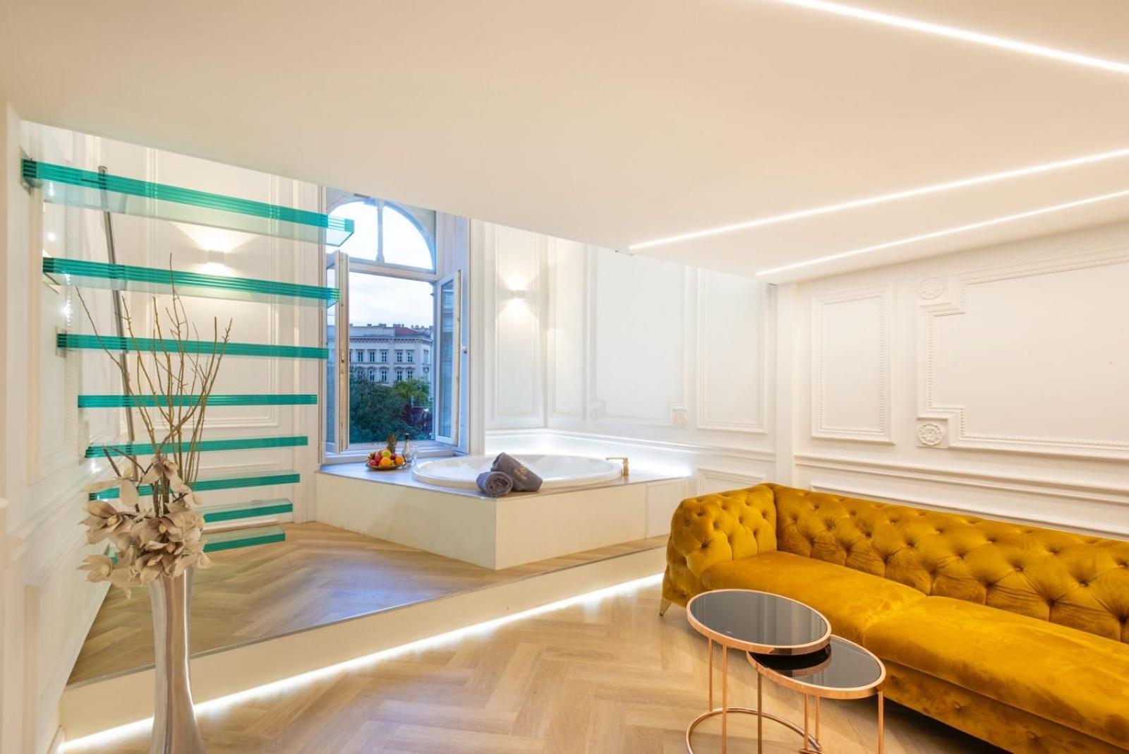 Top Luxury Suites *