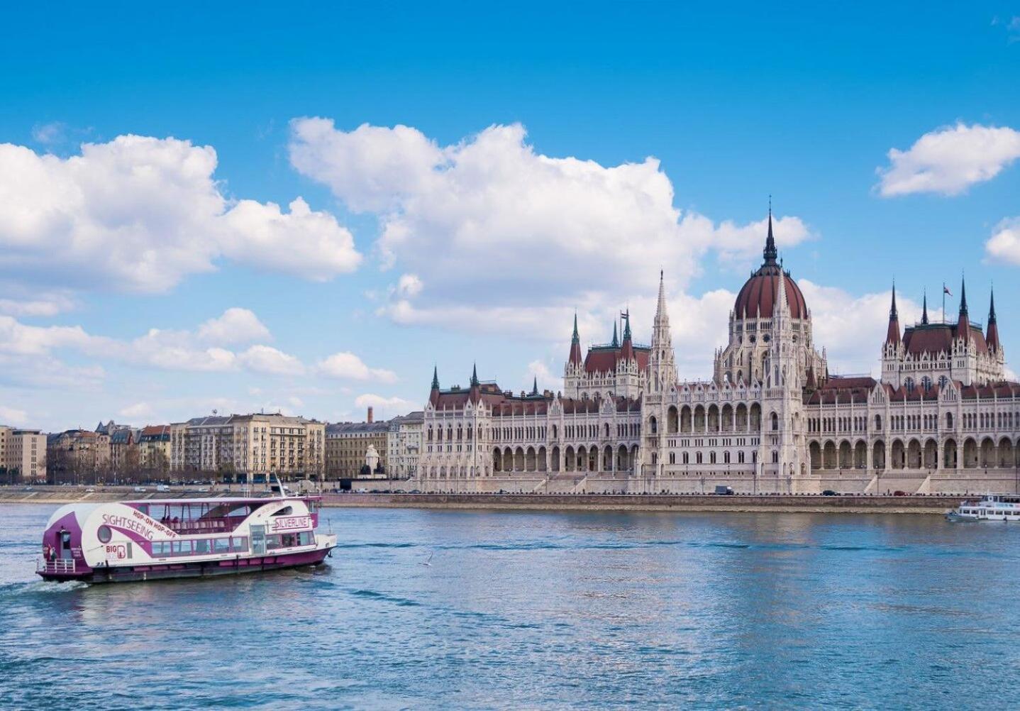 Full Danube -castle Panorama Classic Apartmán