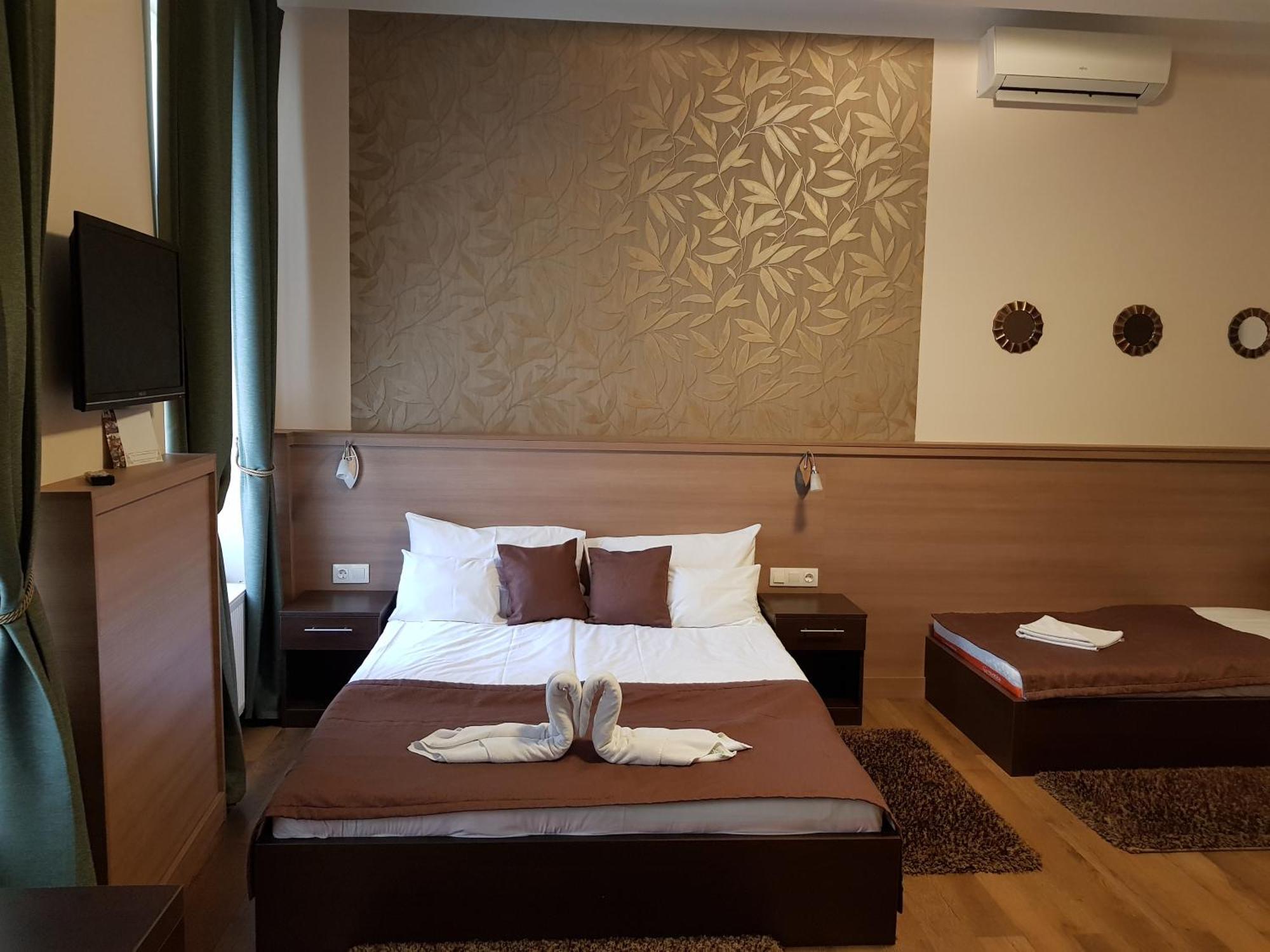 21 And Hotel 3*
