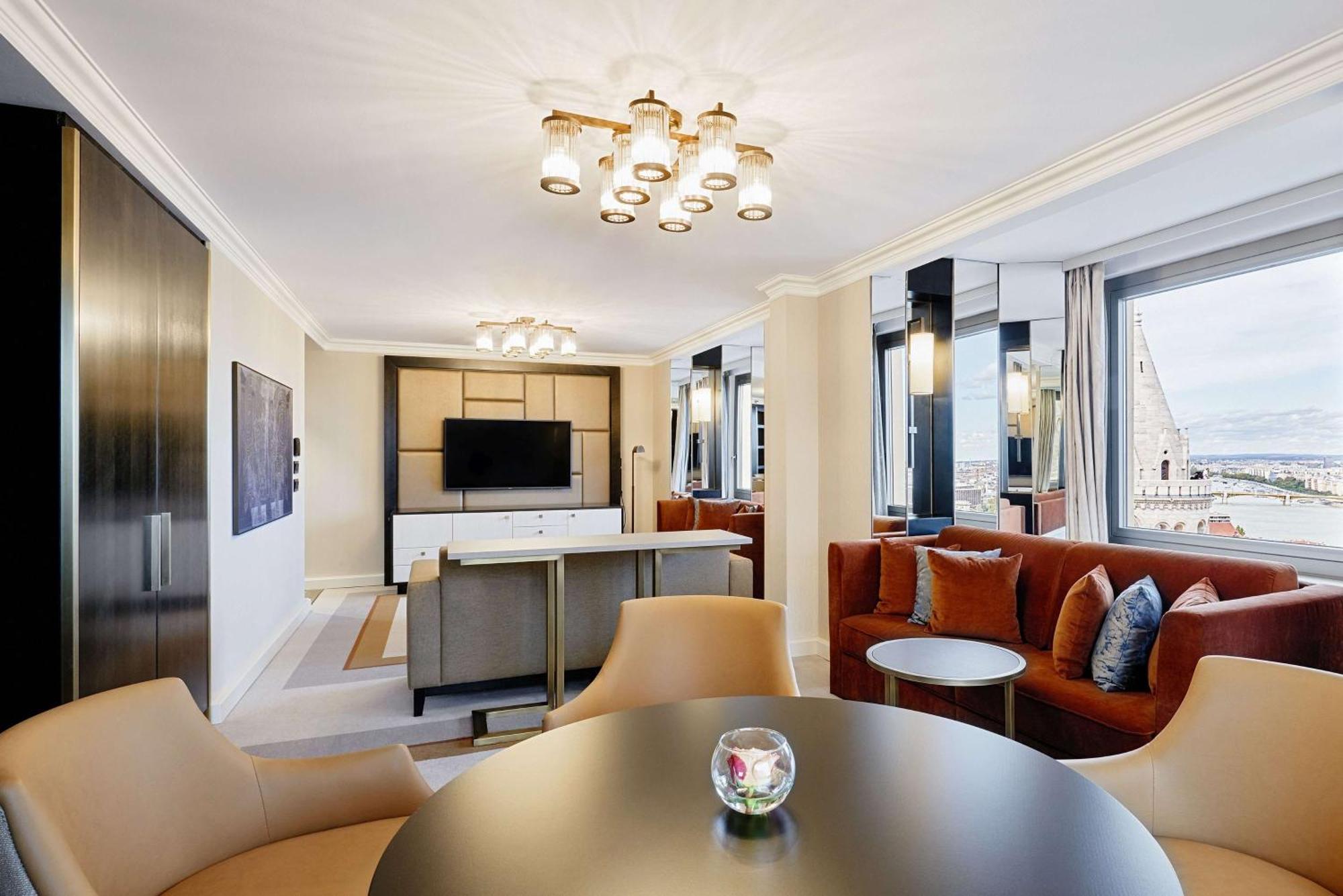 Hilton Hotel 5*