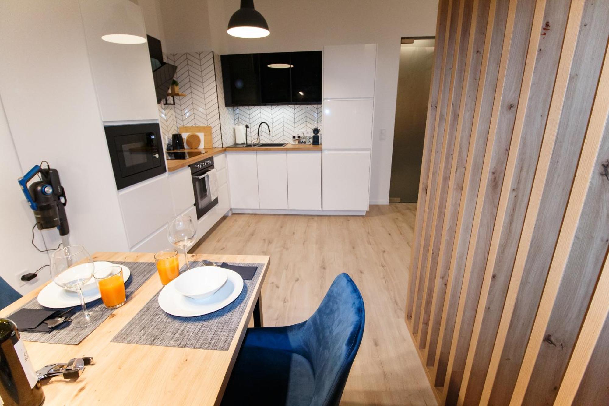 King Street Center Apartment *