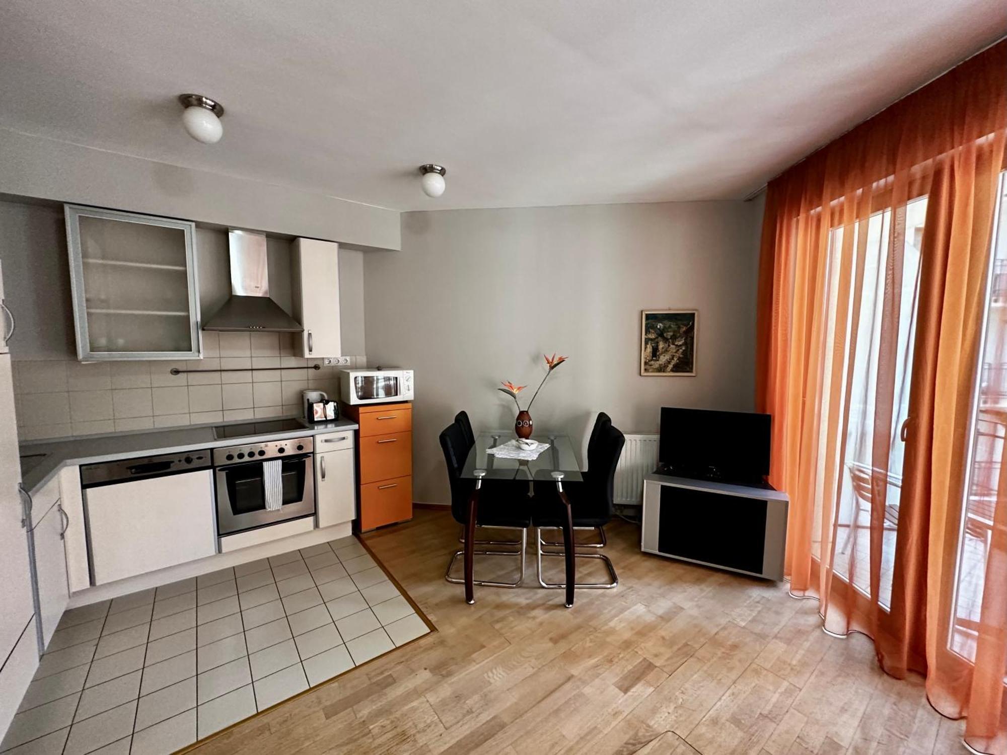 Leda Apartmán *