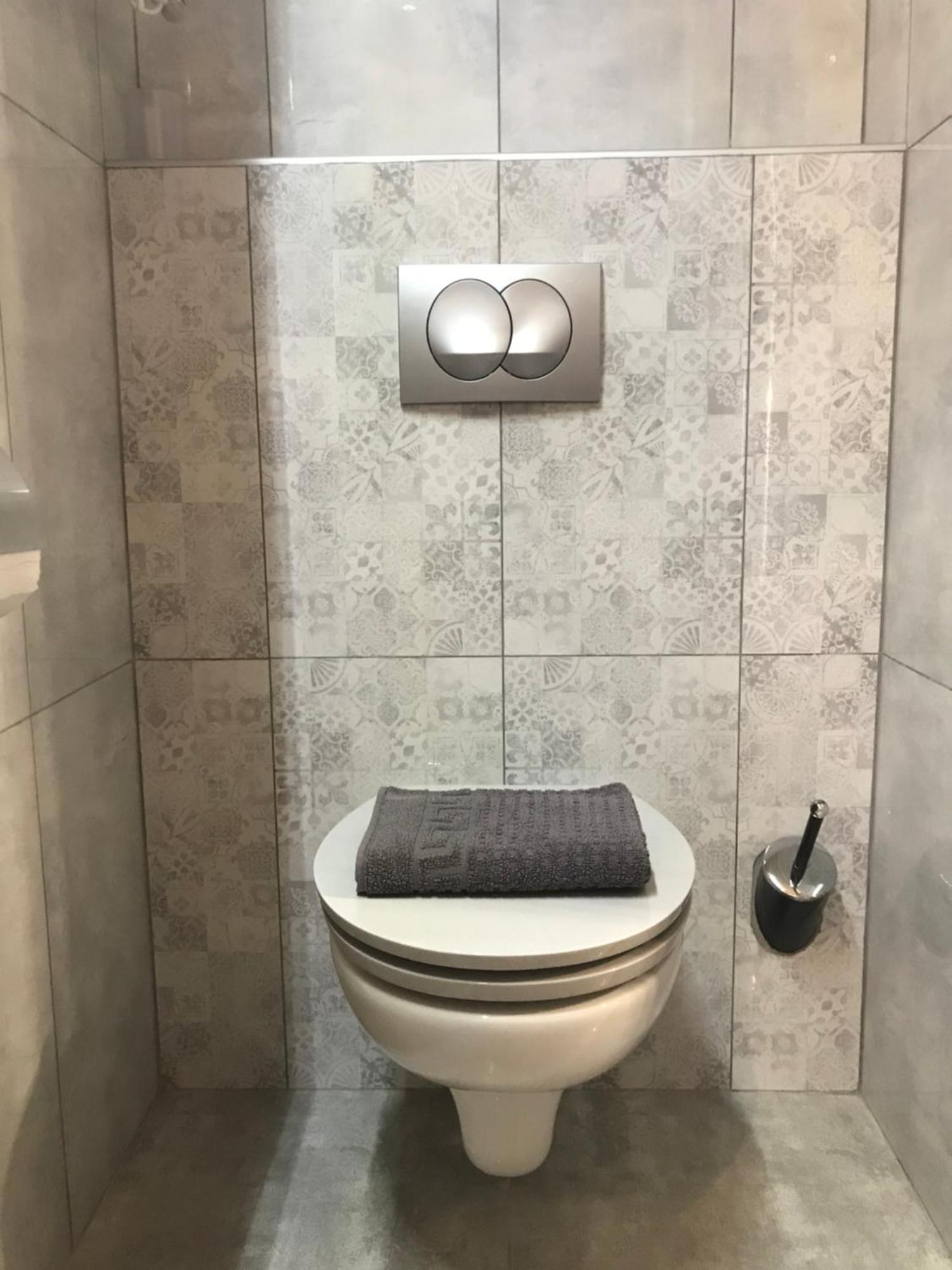 Deviza * Budapest