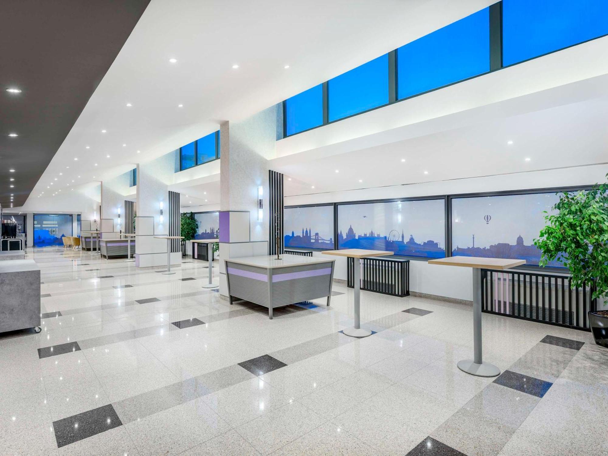 Hotel Ibis Castle Hill
