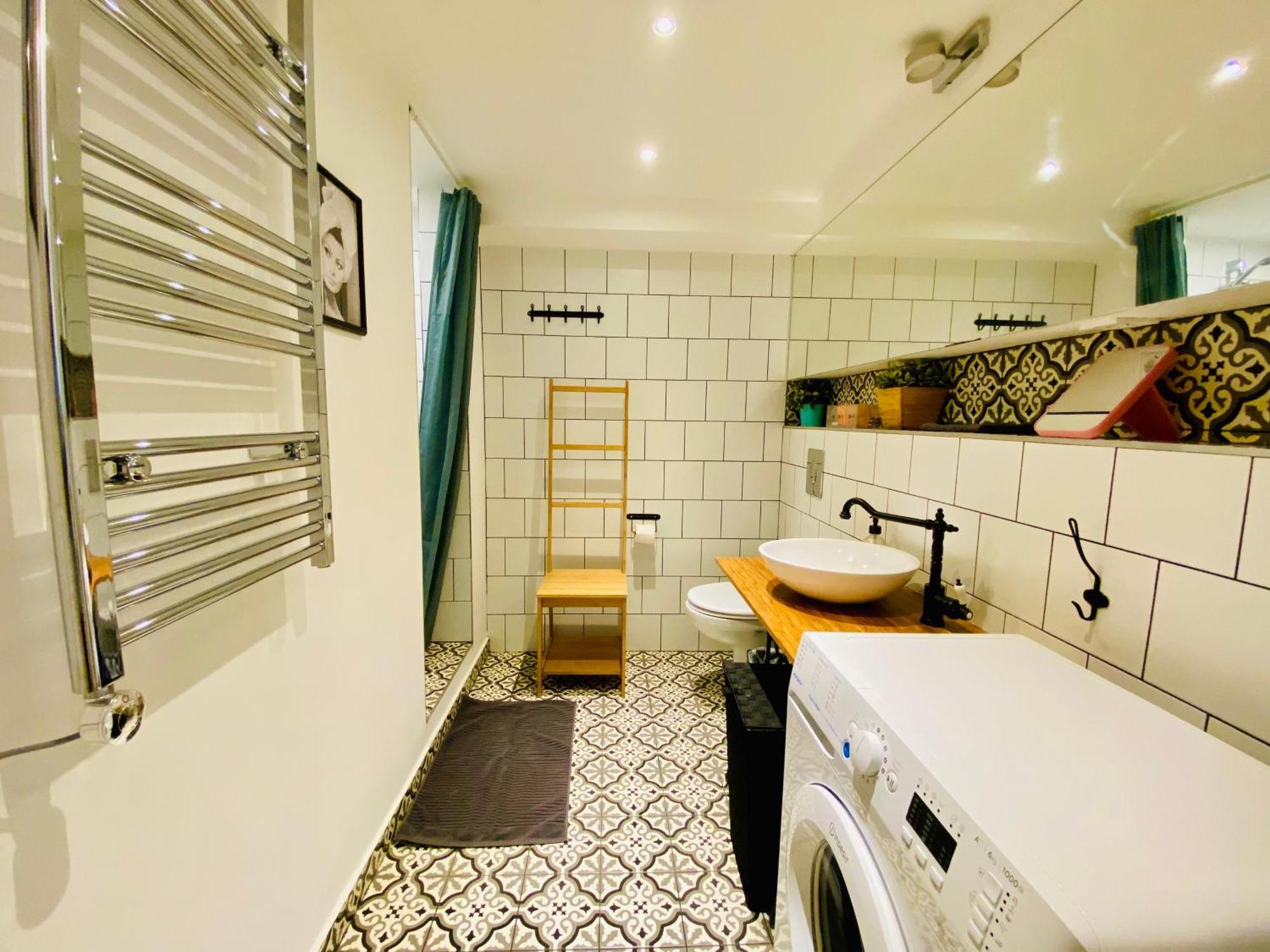 Apartamento Cozy Downtown 2br Ground Fl - Piano Budapest
