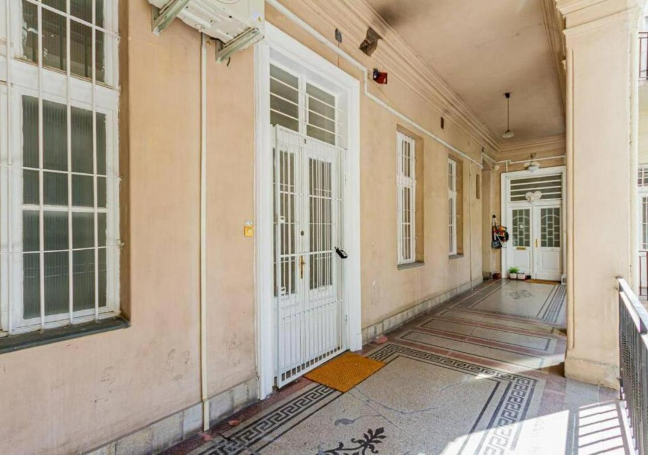 Luxury By The Famous Vaci Street Apartment Budapest