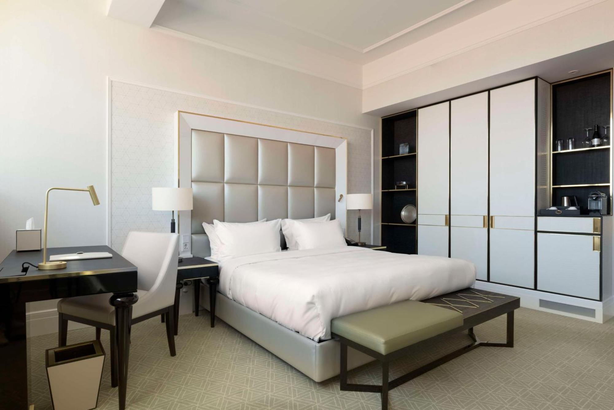 Párisi Udvar Budapest, Part Of Hyatt Hotel